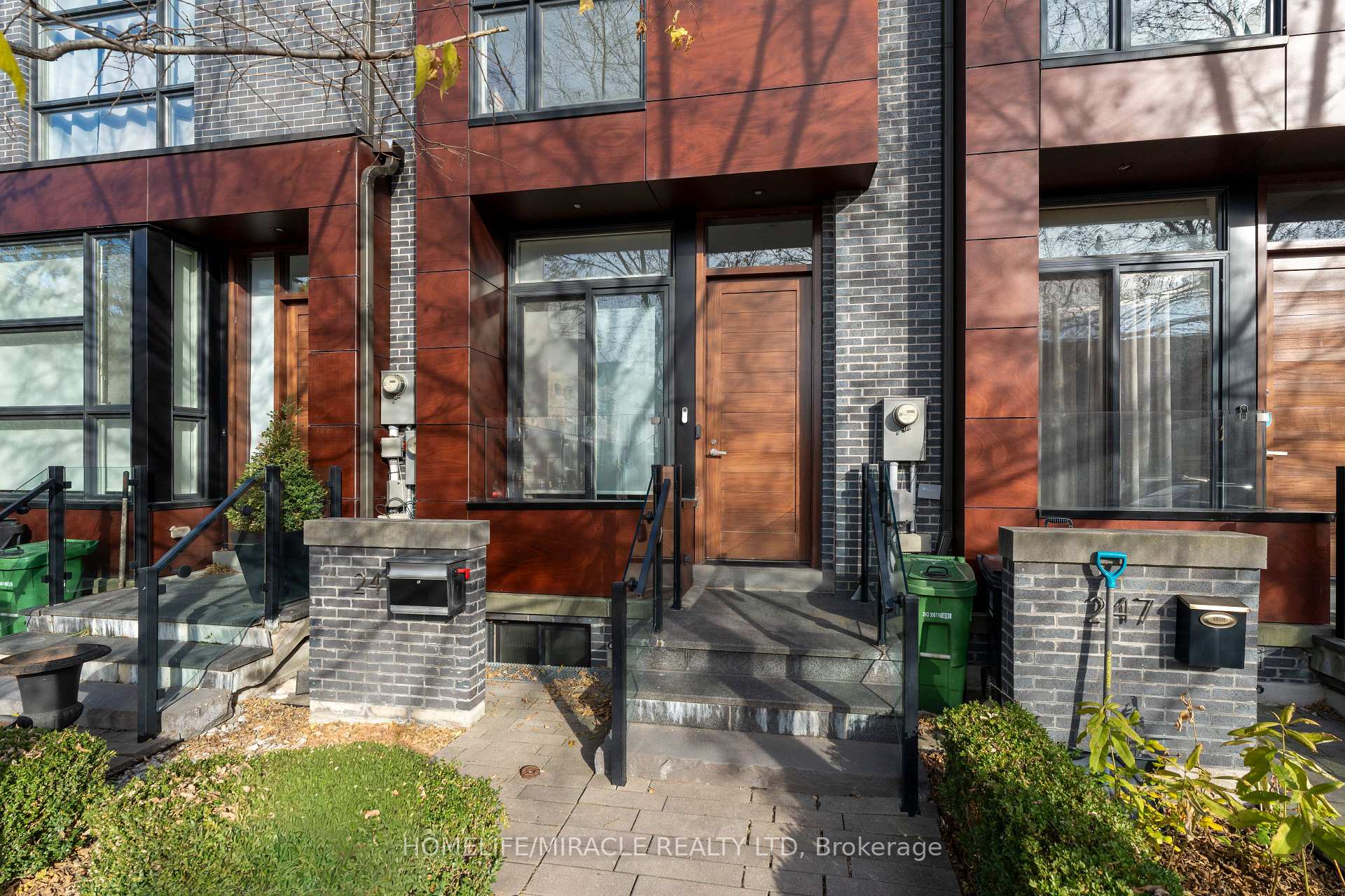 Photo 4 of 249 Claremont Street, Toronto, Trinity-Bellwoods — HOMEH
