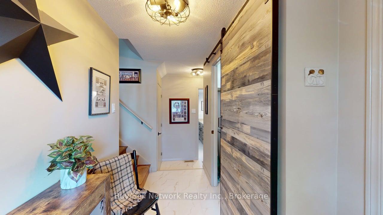 Photo 4 of 2255 Denure Drive, Peterborough, Monaghan Ward 2 — HOMEH