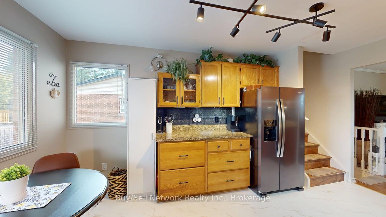 Photo 7 of 2255 Denure Drive, Peterborough, Monaghan Ward 2 — HOMEH