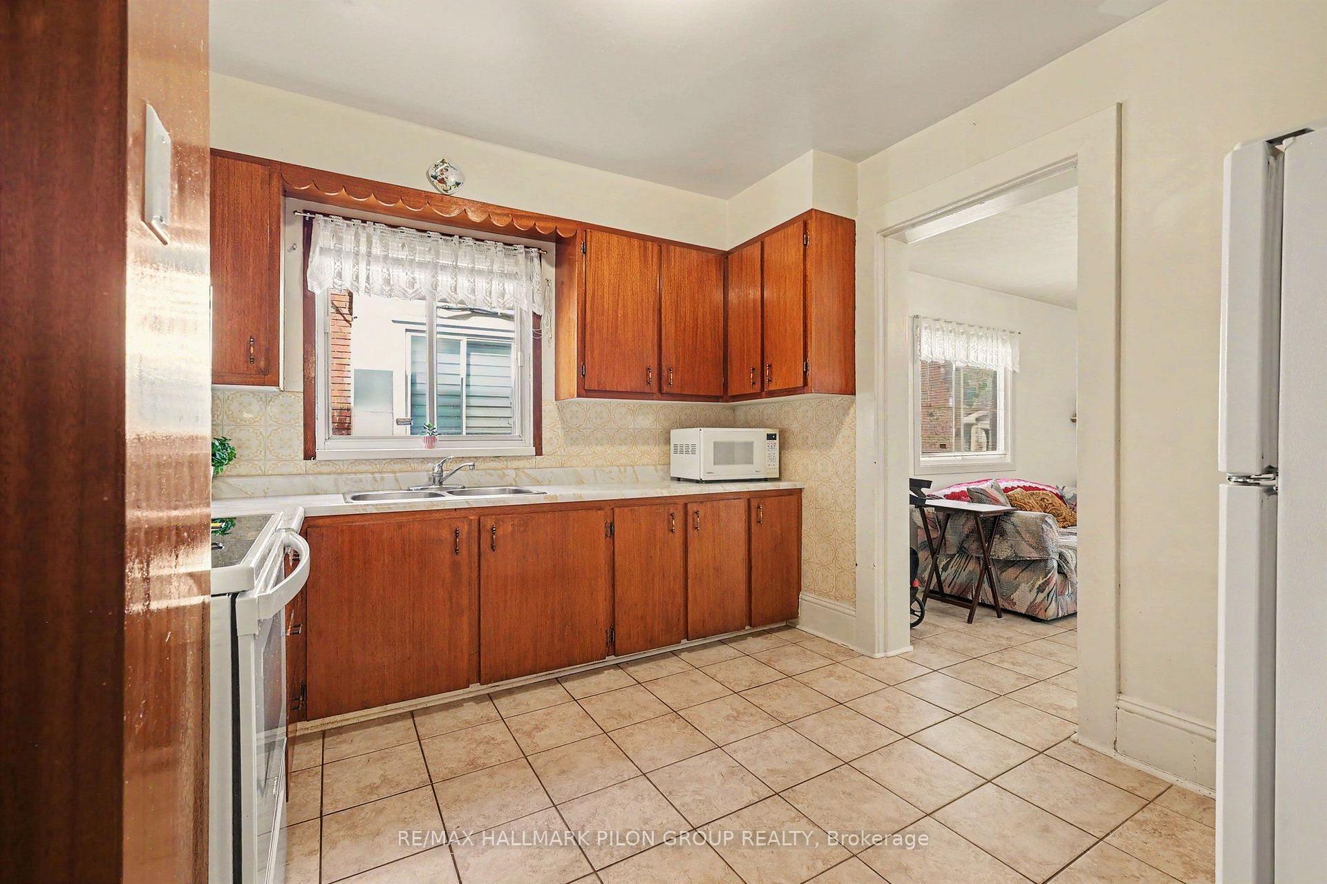 Photo 8 of 99 Huron Avenue N, Ottawa, Ottawa West — HOMEH