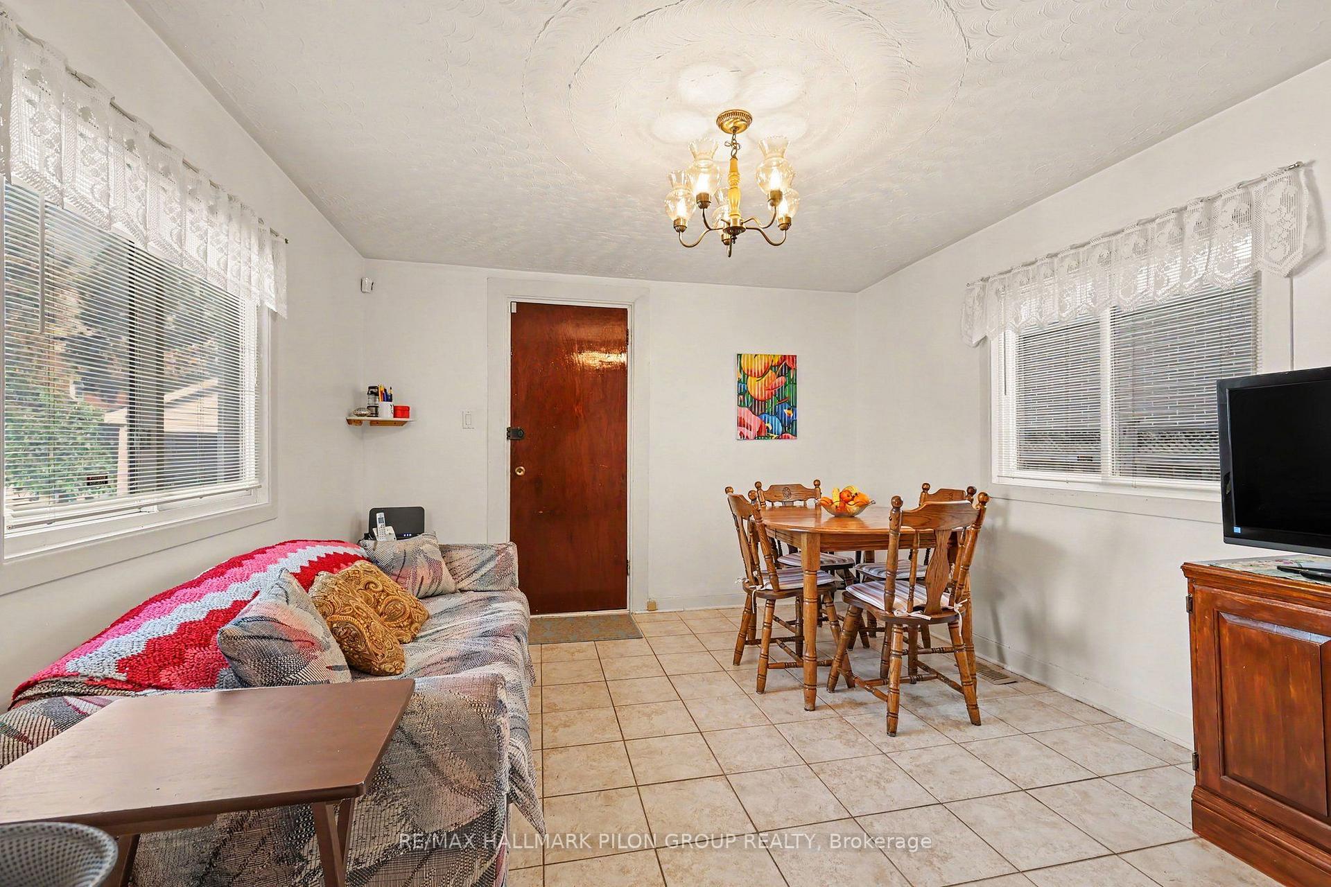 Photo 10 of 99 Huron Avenue N, Ottawa, Ottawa West — HOMEH