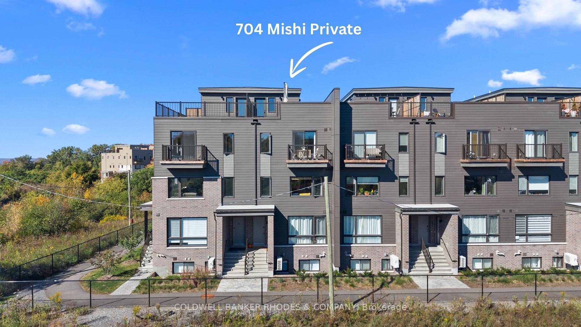 Photo 1 of 704 Mishi Private, Ottawa, CFB Rockcliffe and Area — HOMEH