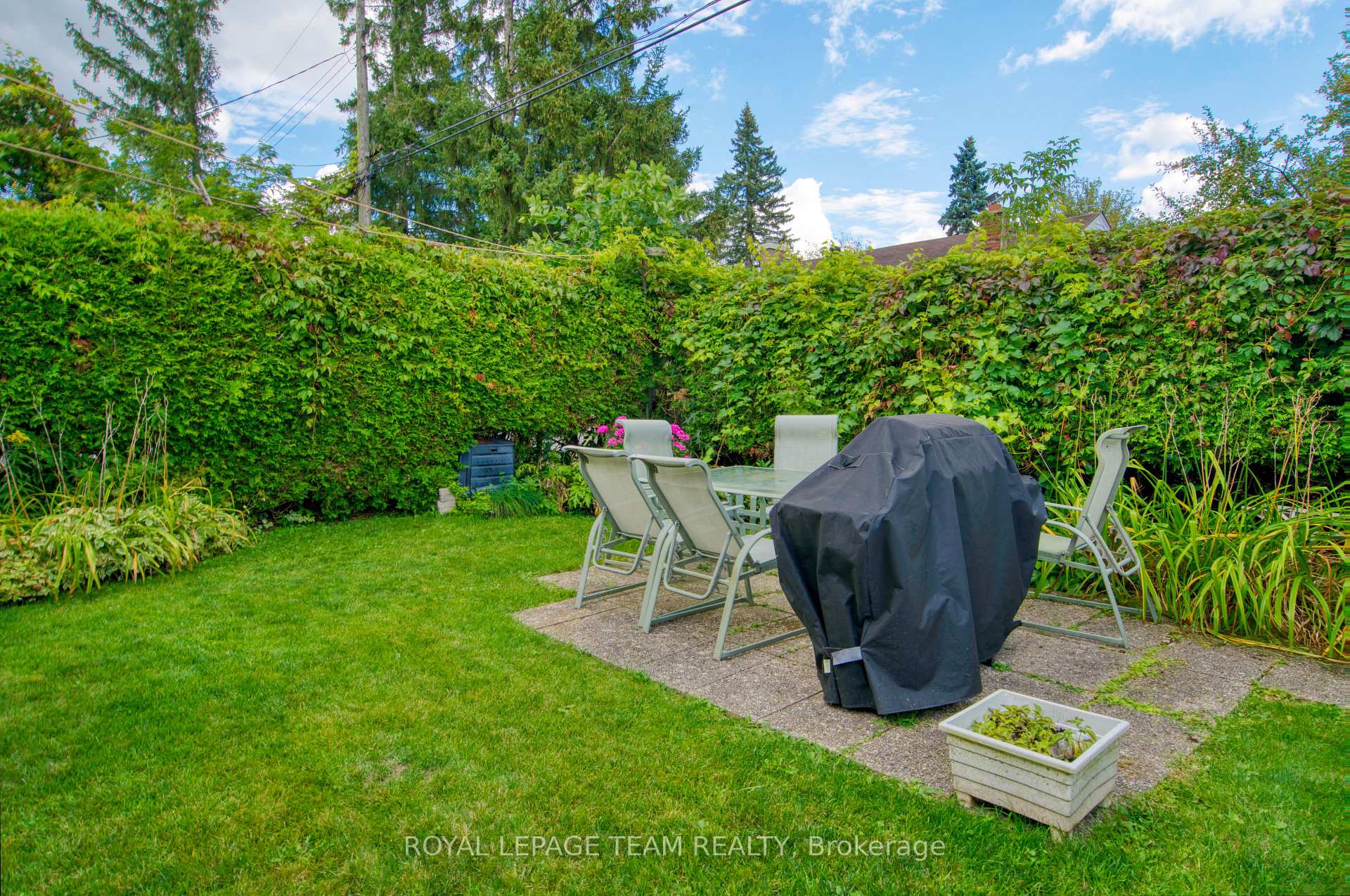Photo 2 of 1072 Aldea Avenue, Ottawa, Billings Bridge — HOMEH