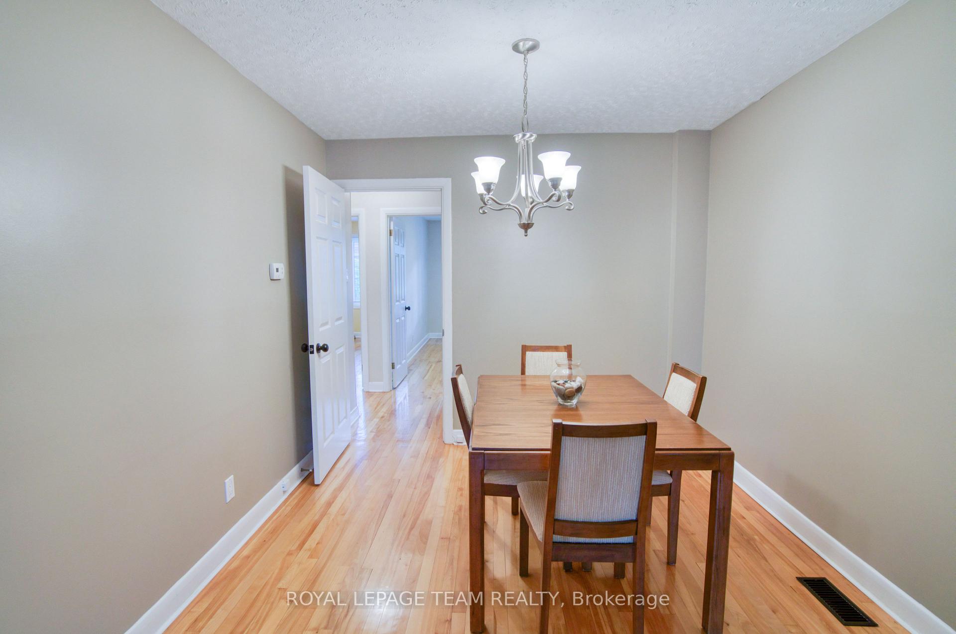 Photo 7 of 1072 Aldea Avenue, Ottawa, Billings Bridge — HOMEH