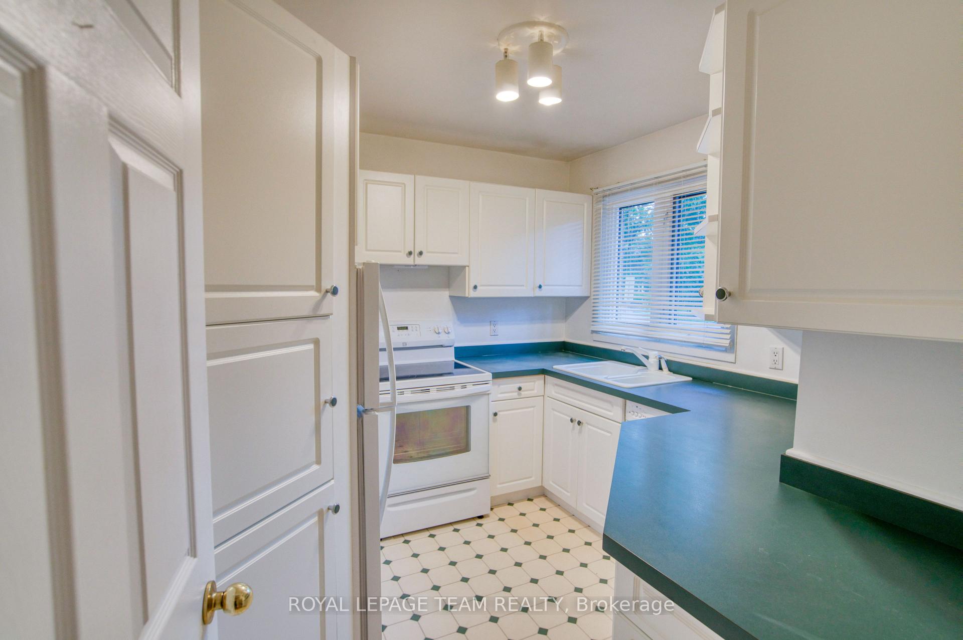 Photo 9 of 1072 Aldea Avenue, Ottawa, Billings Bridge — HOMEH