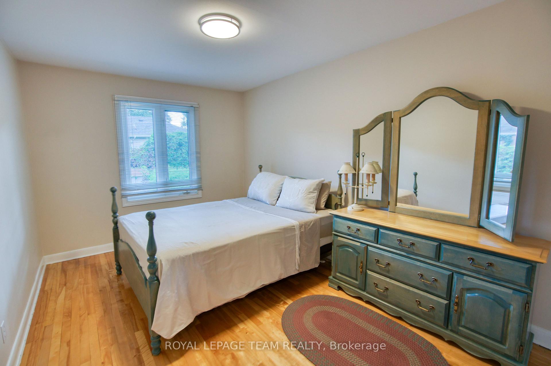 Photo 10 of 1072 Aldea Avenue, Ottawa, Billings Bridge — HOMEH