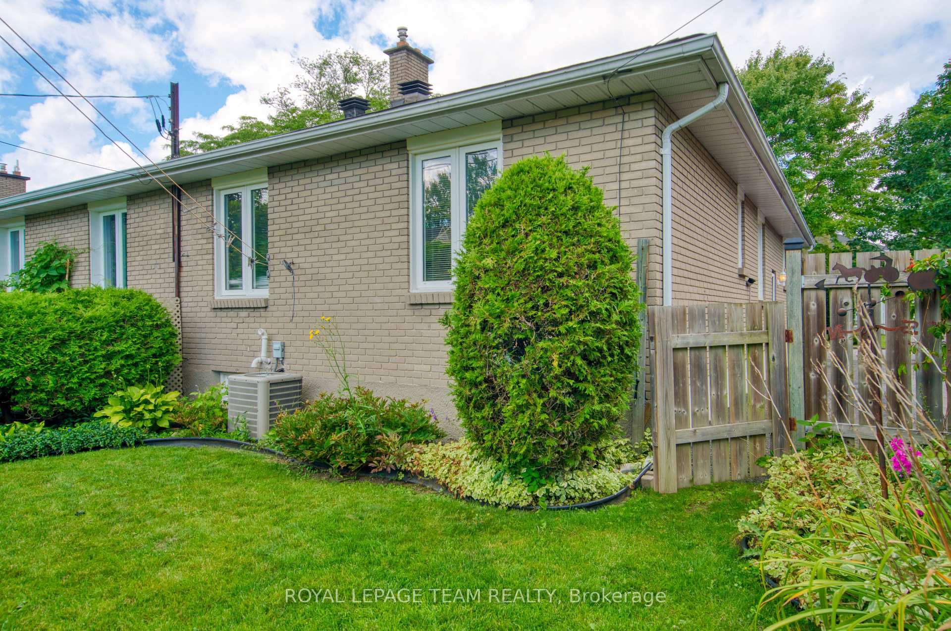 Photo 15 of 1072 Aldea Avenue, Ottawa, Billings Bridge — HOMEH
