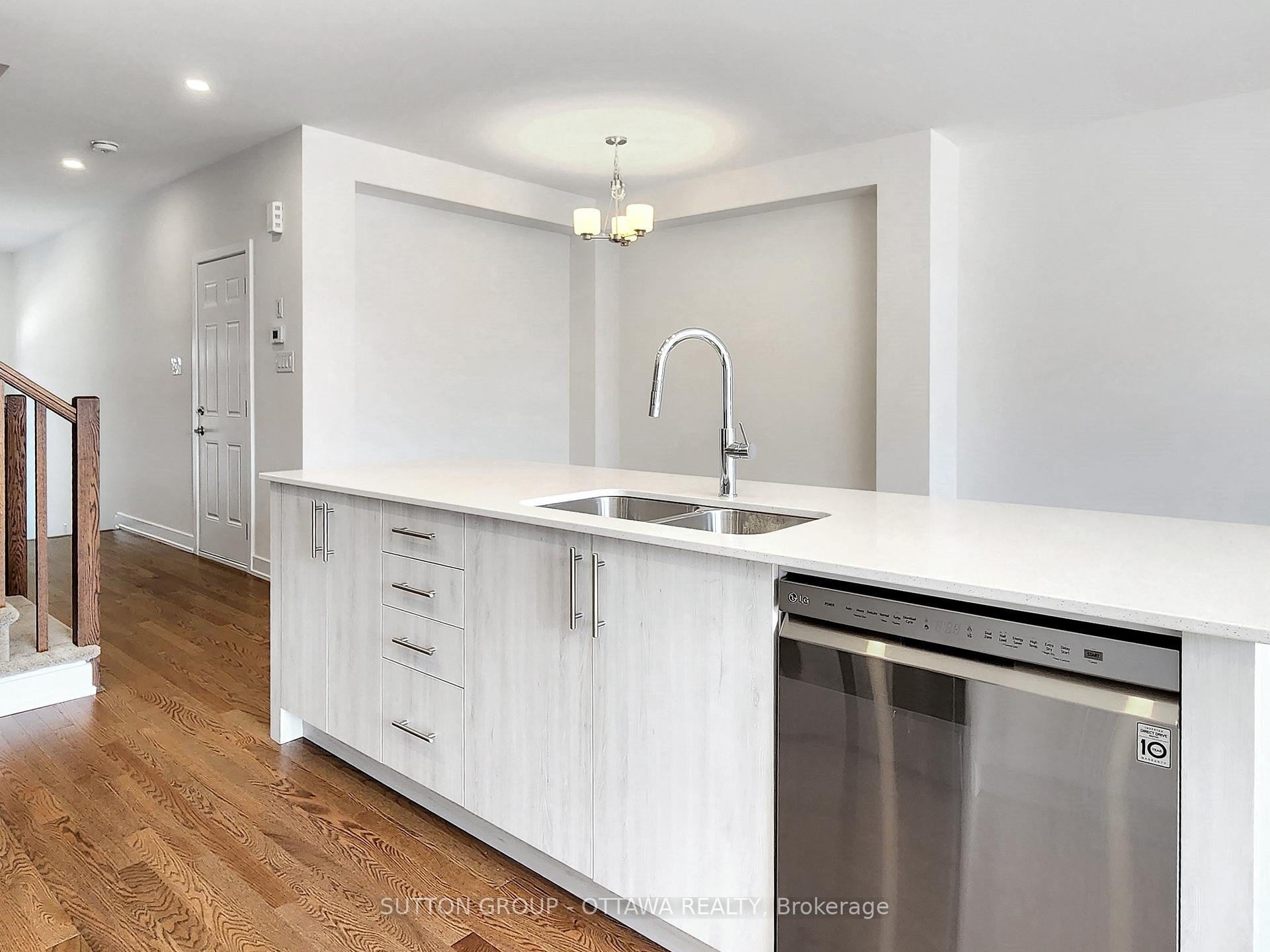 Photo 15 of 274 Darjeeling Avenue, Ottawa, Barrhaven - Heritage Park — HOMEH