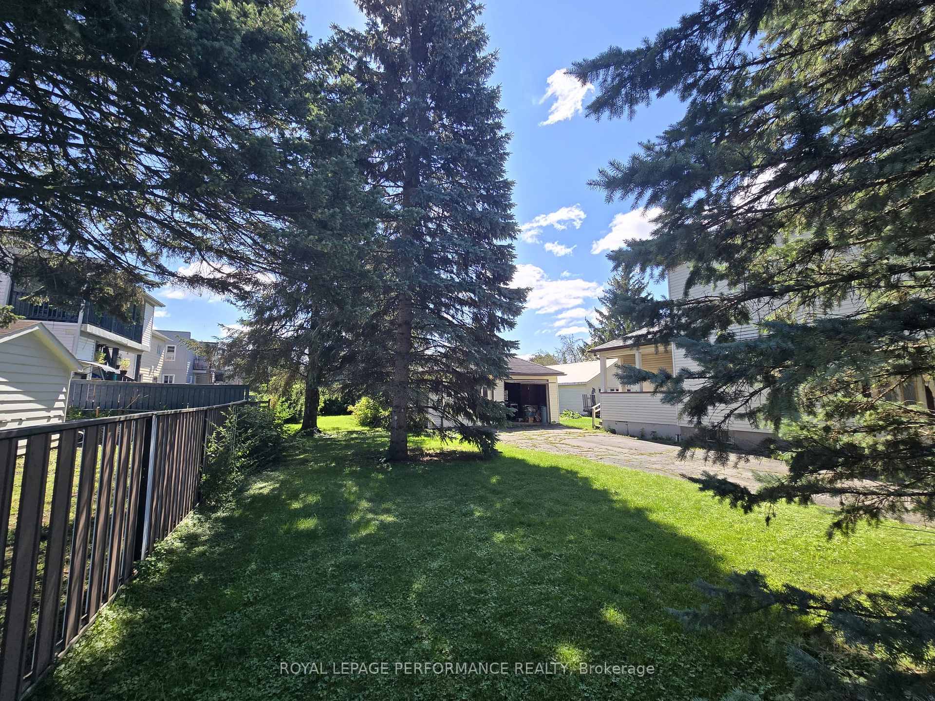 Photo 5 of 436 Fourth Street E, Cornwall, Cornwall — HOMEH