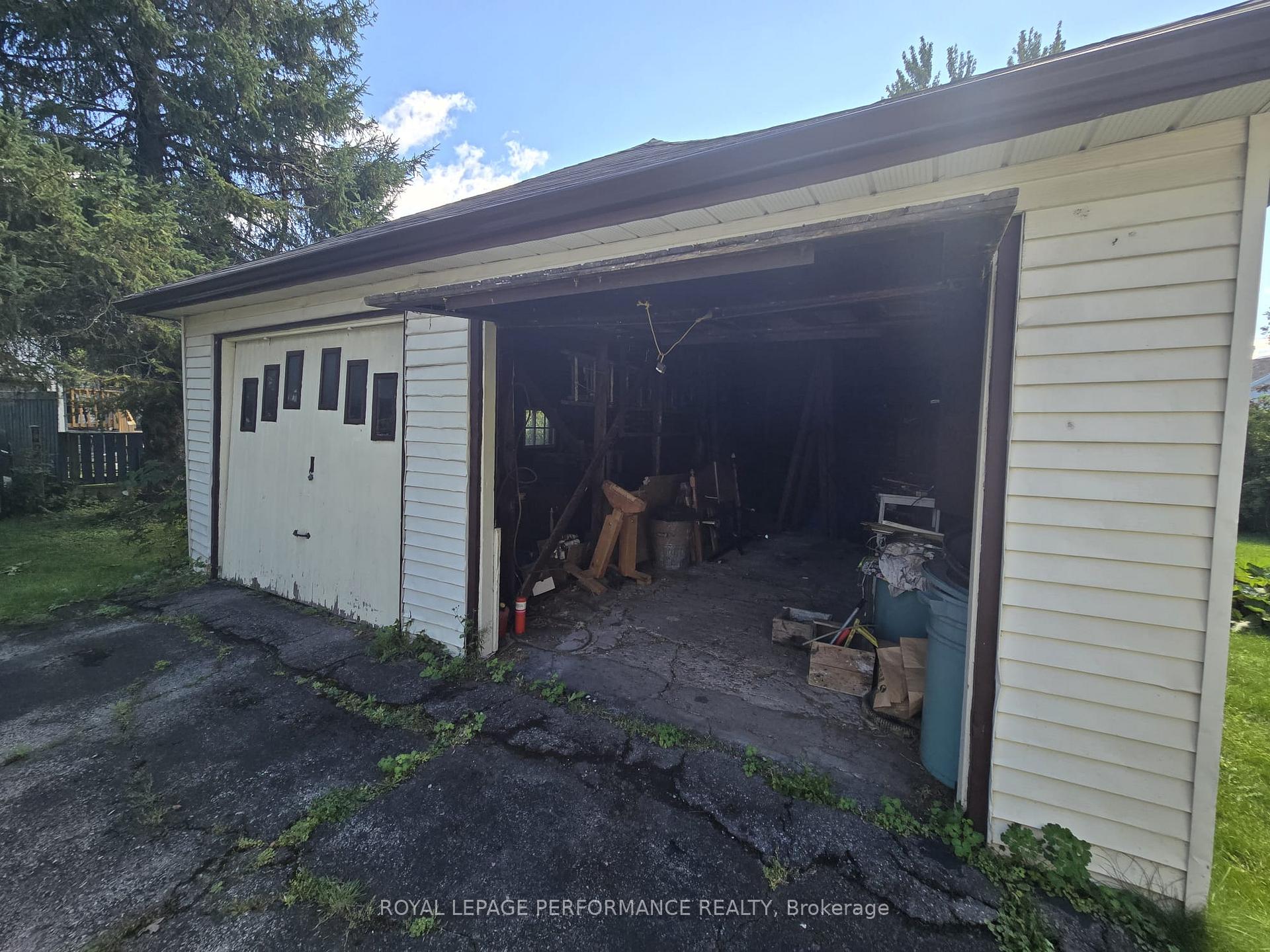Photo 8 of 436 Fourth Street E, Cornwall, Cornwall — HOMEH