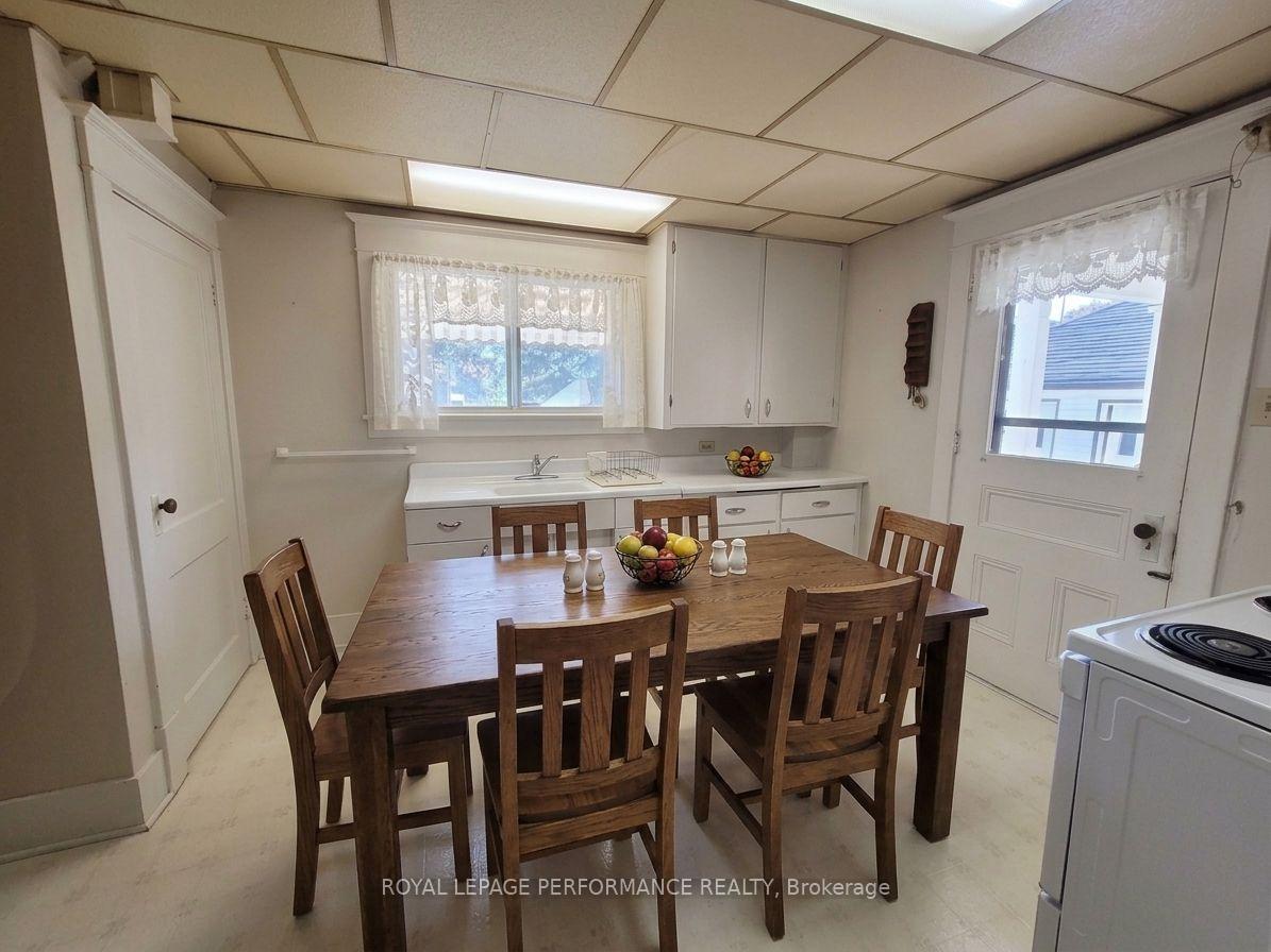 Photo 12 of 436 Fourth Street E, Cornwall, Cornwall — HOMEH