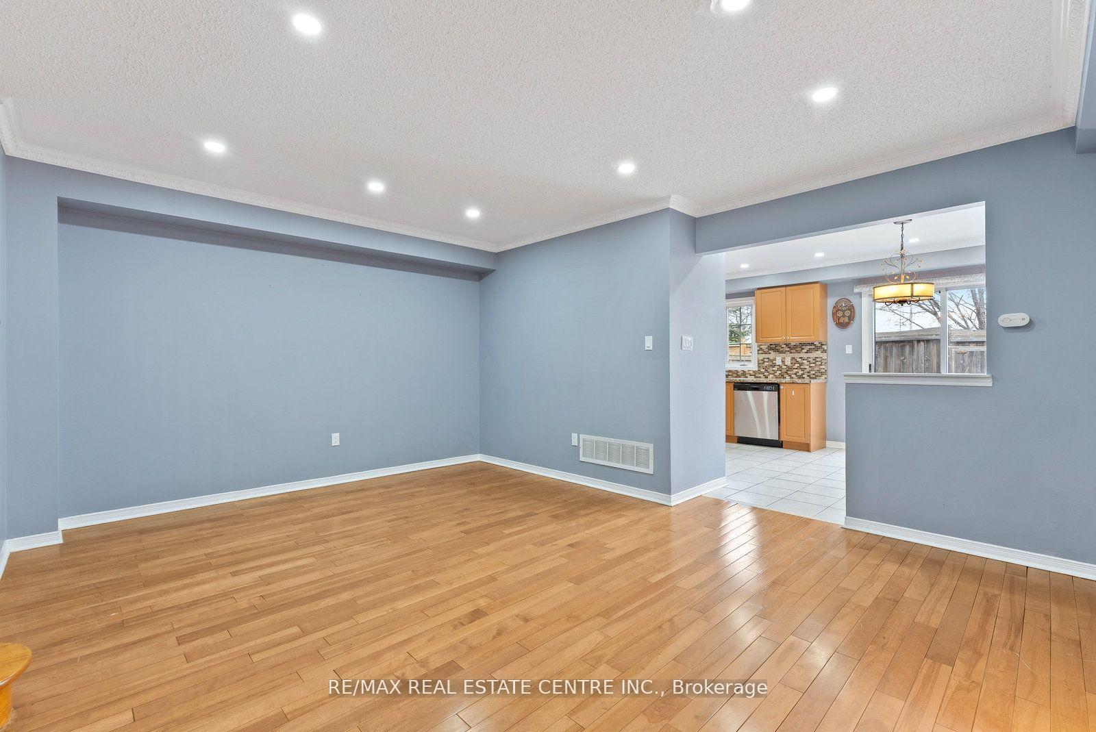 Photo 5 of Unit Upper, 5382 Longhouse Crescent, Mississauga, Hurontario — HOMEH