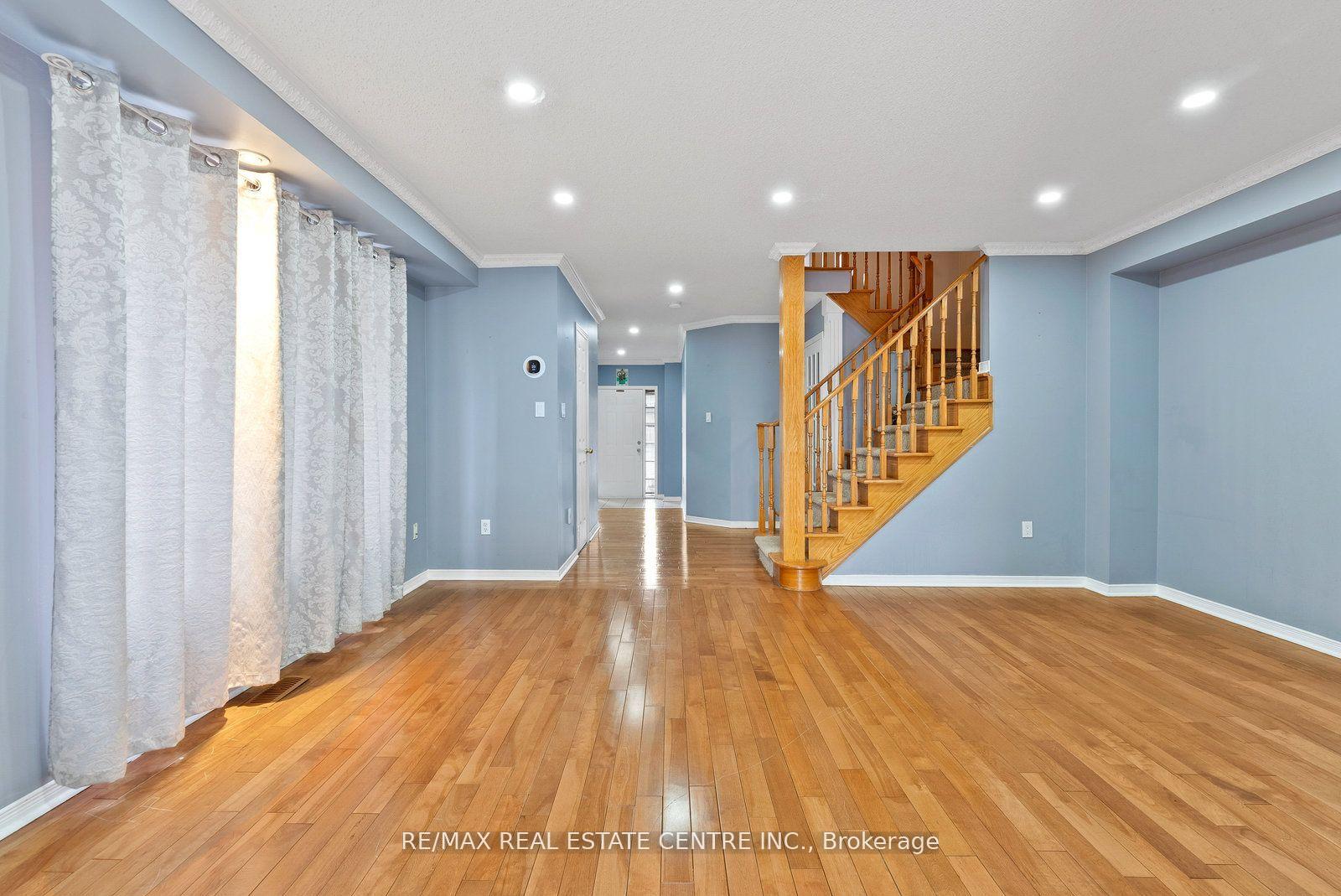 Photo 8 of Unit Upper, 5382 Longhouse Crescent, Mississauga, Hurontario — HOMEH