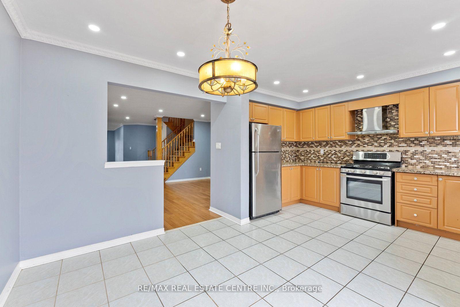 Photo 12 of Unit Upper, 5382 Longhouse Crescent, Mississauga, Hurontario — HOMEH