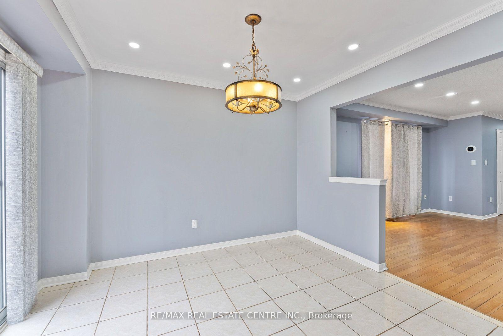Photo 13 of Unit Upper, 5382 Longhouse Crescent, Mississauga, Hurontario — HOMEH