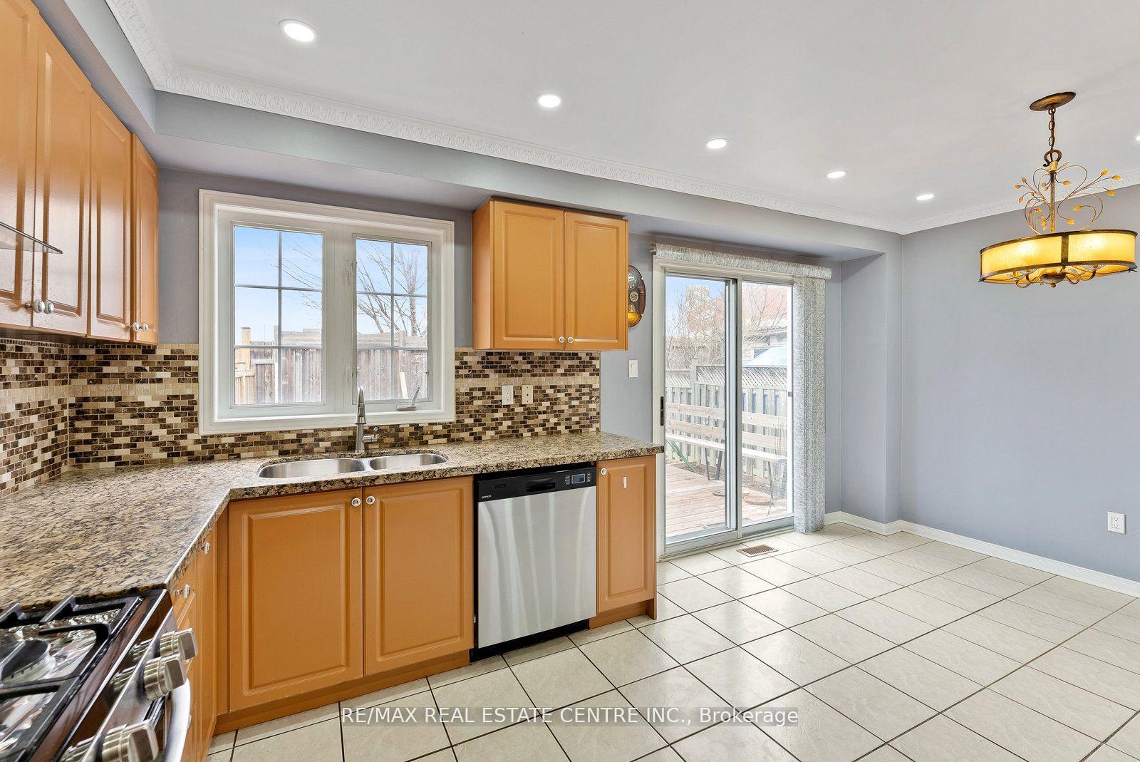 Photo 17 of Unit Upper, 5382 Longhouse Crescent, Mississauga, Hurontario — HOMEH