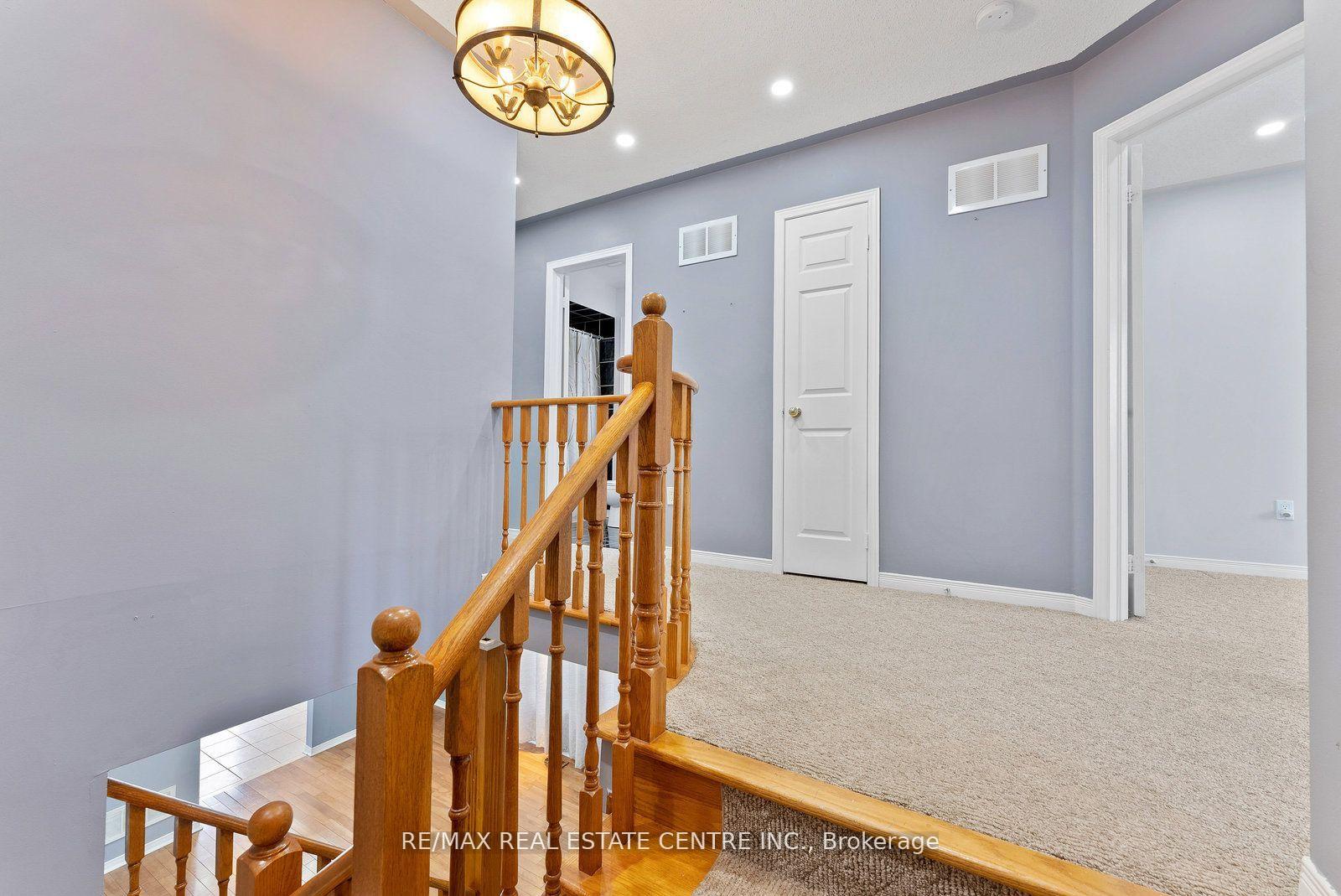 Photo 19 of Unit Upper, 5382 Longhouse Crescent, Mississauga, Hurontario — HOMEH