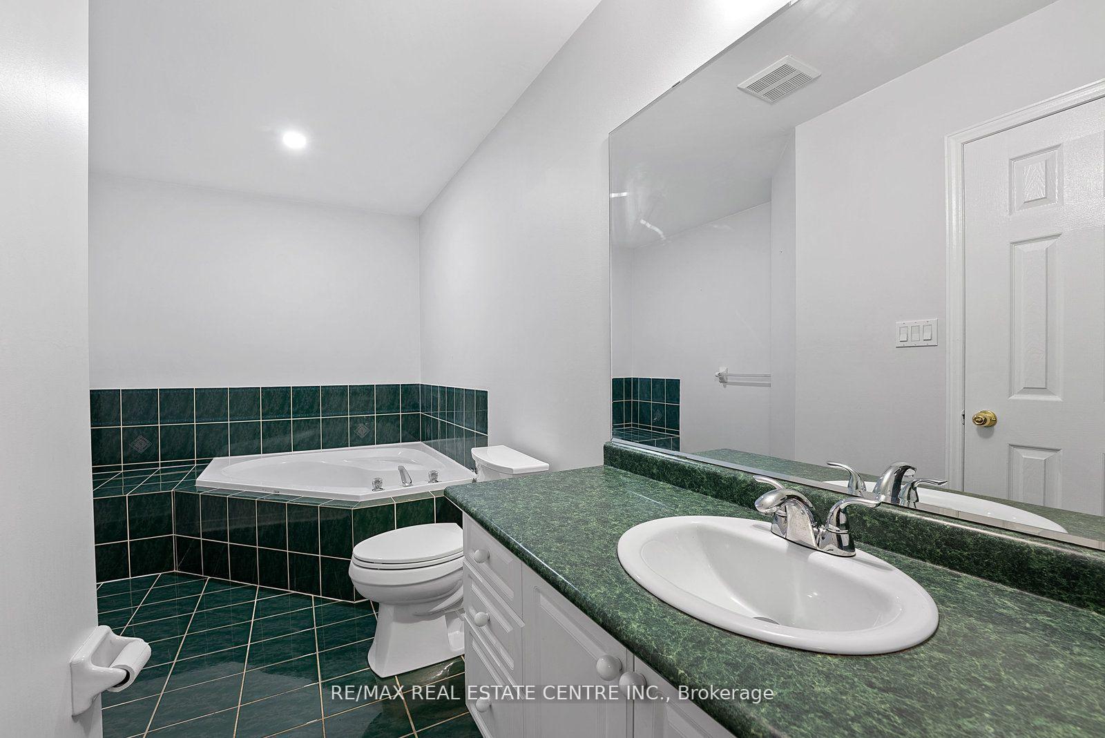 Photo 26 of Unit Upper, 5382 Longhouse Crescent, Mississauga, Hurontario — HOMEH