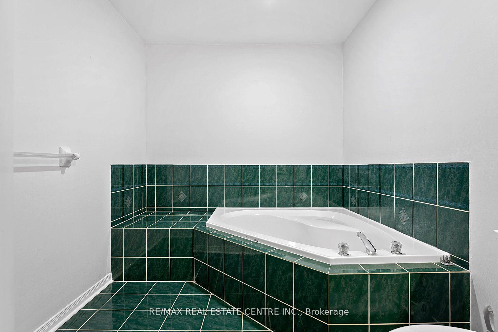 Photo 27 of Unit Upper, 5382 Longhouse Crescent, Mississauga, Hurontario — HOMEH
