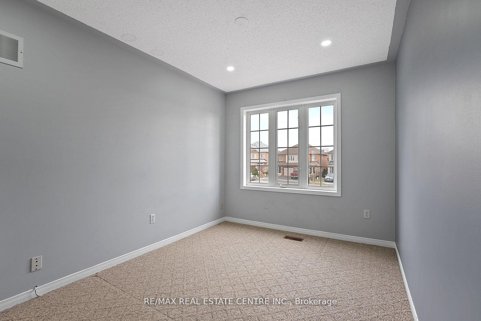 Photo 31 of Unit Upper, 5382 Longhouse Crescent, Mississauga, Hurontario — HOMEH