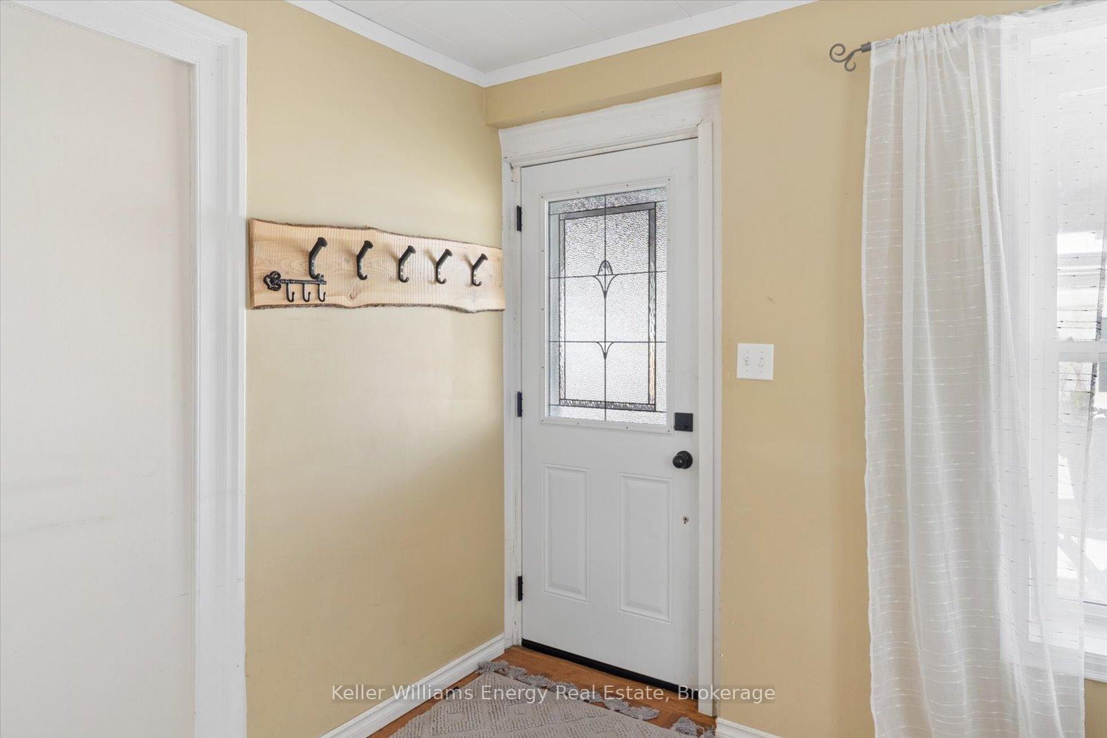 Photo 5 of 325 Ball Street, Cobourg — HOMEH