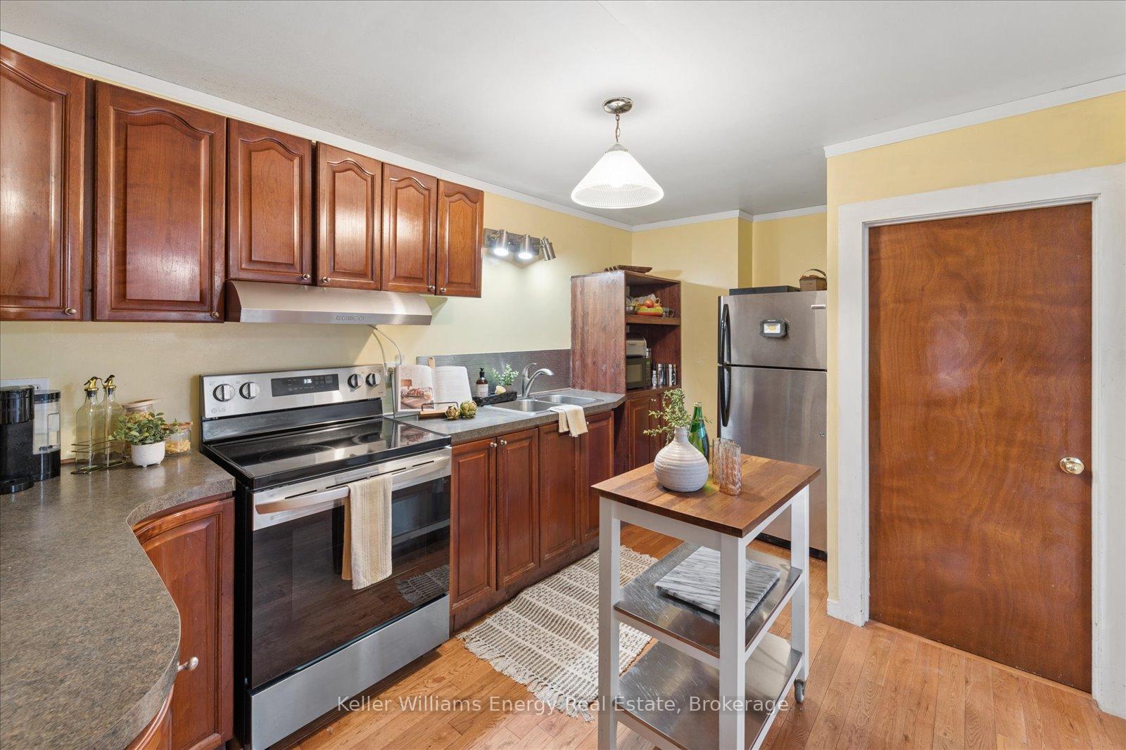 Photo 17 of 325 Ball Street, Cobourg — HOMEH
