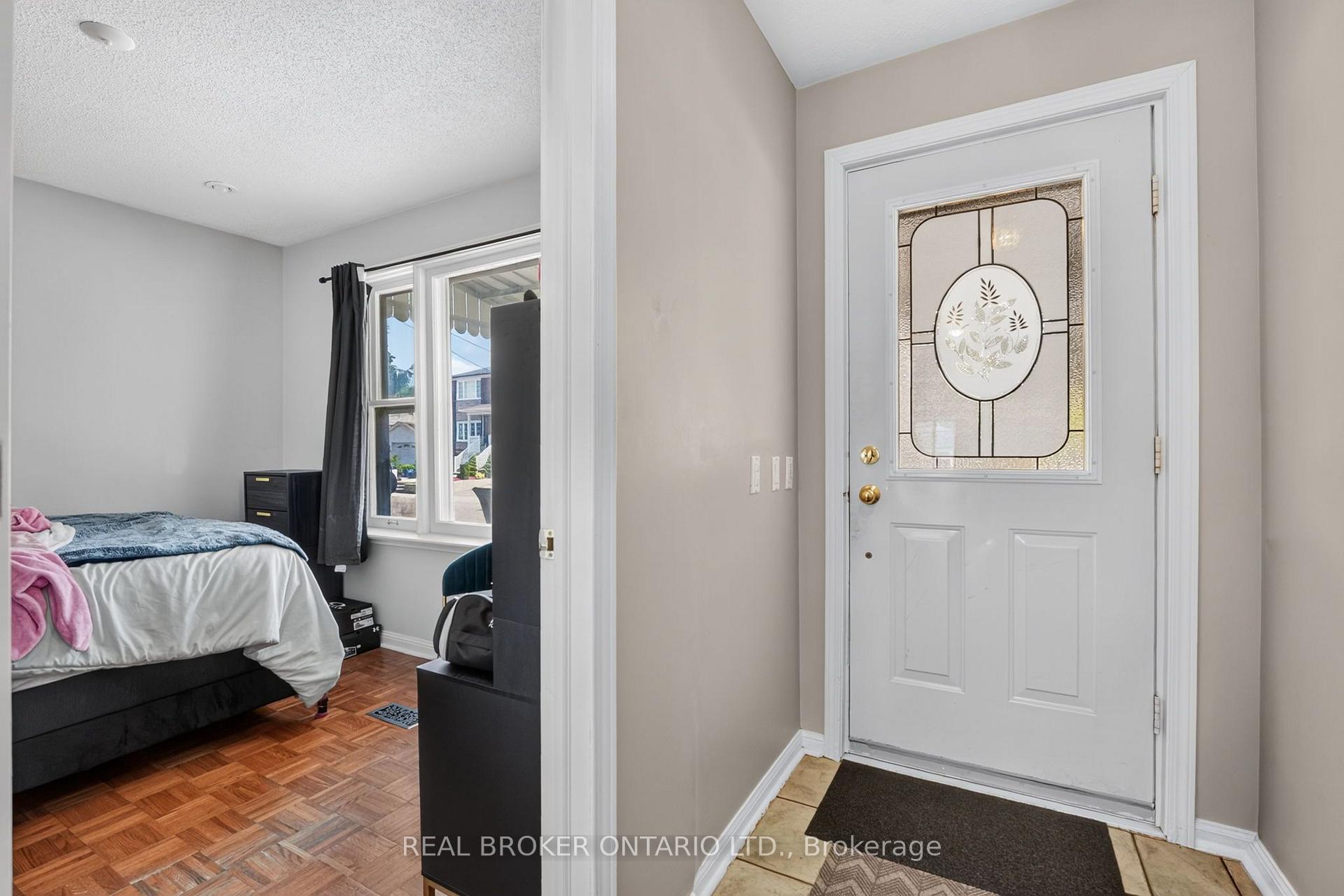 Photo 11 of 238 Chambers Avenue, Toronto, Keelesdale-Eglinton West — HOMEH
