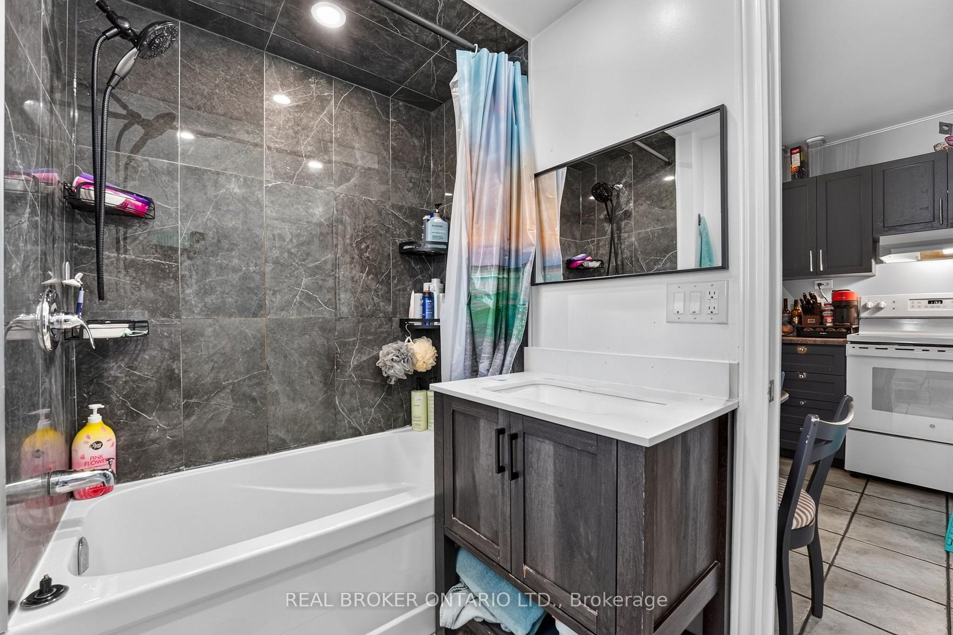 Photo 23 of 238 Chambers Avenue, Toronto, Keelesdale-Eglinton West — HOMEH