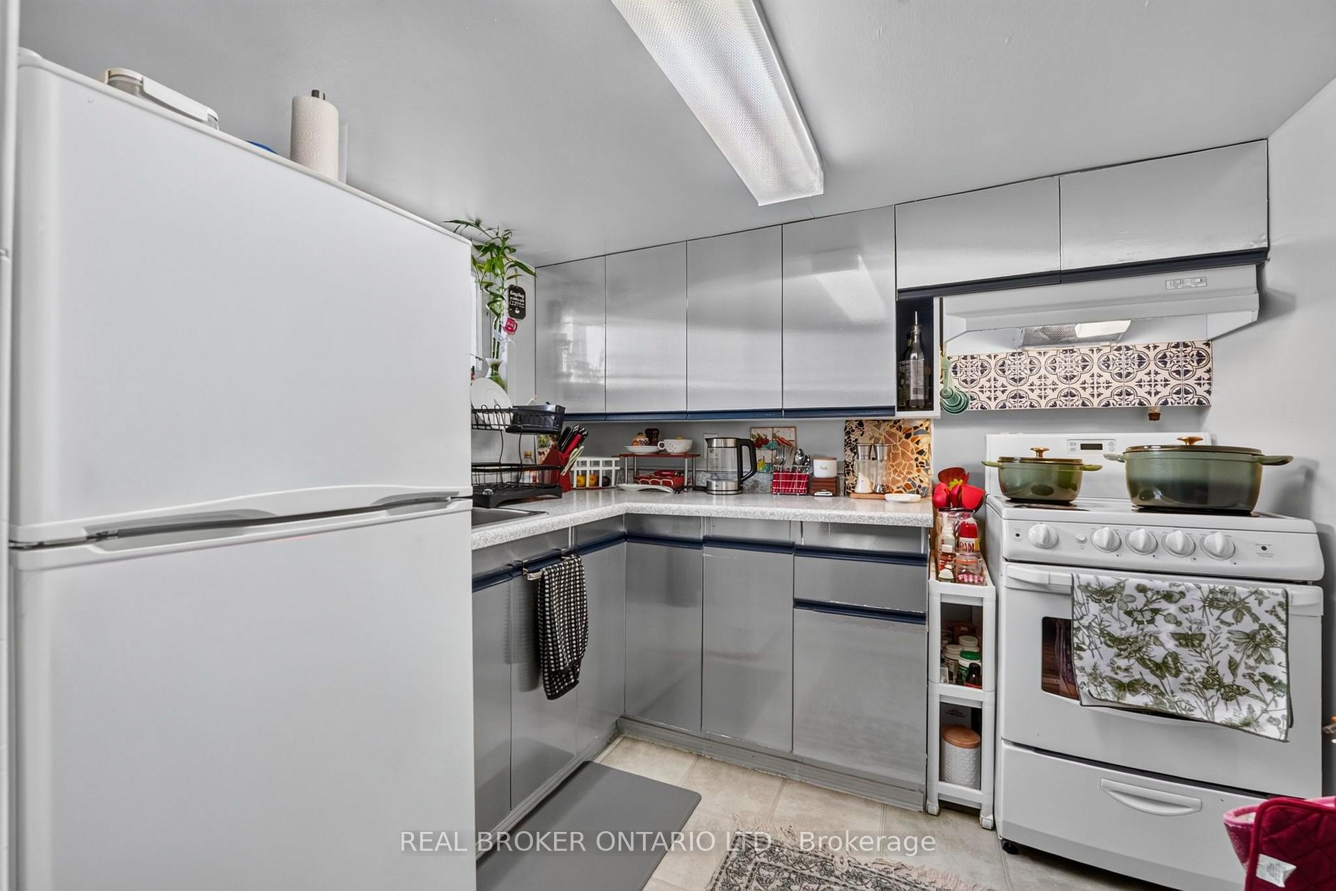 Photo 32 of 238 Chambers Avenue, Toronto, Keelesdale-Eglinton West — HOMEH