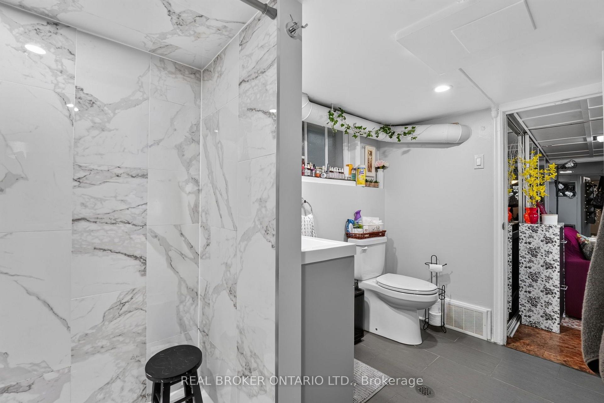 Photo 37 of 238 Chambers Avenue, Toronto, Keelesdale-Eglinton West — HOMEH