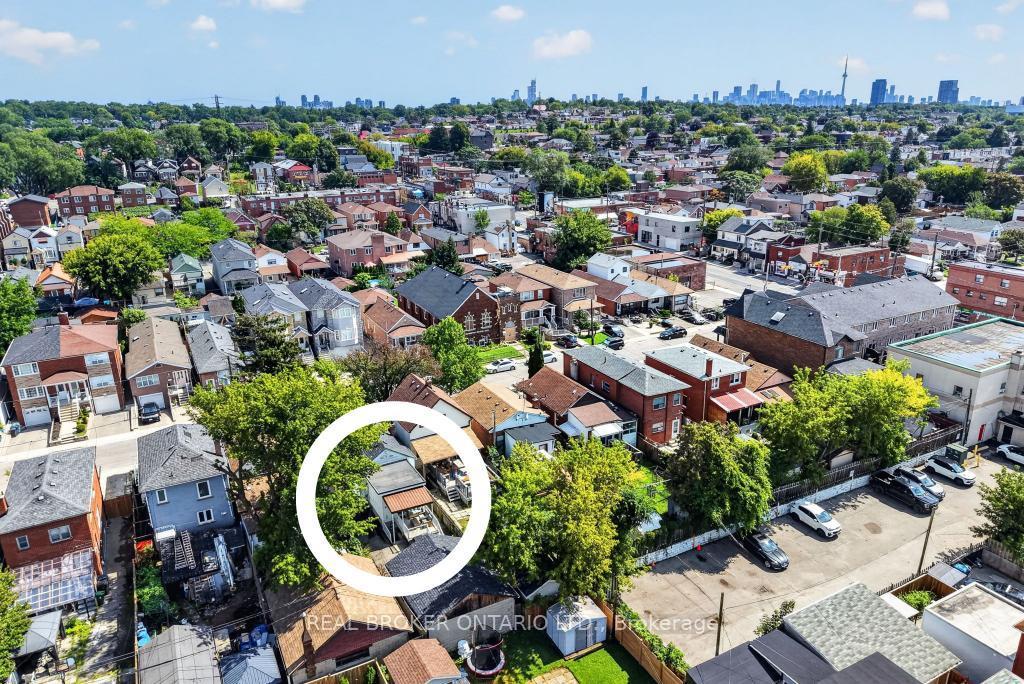 Photo 50 of 238 Chambers Avenue, Toronto, Keelesdale-Eglinton West — HOMEH