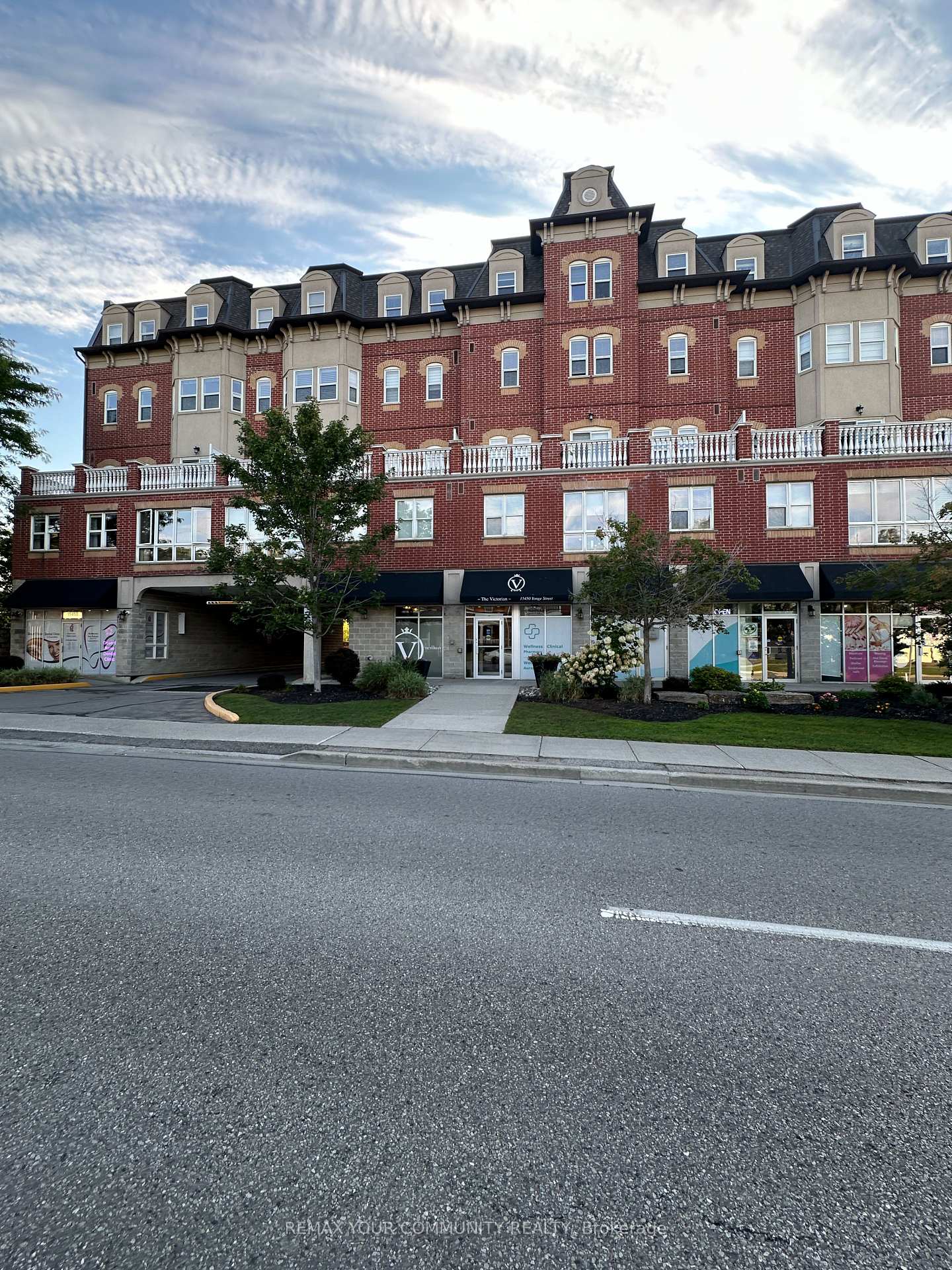 Photo of Unit 205, 15450 Yonge Street