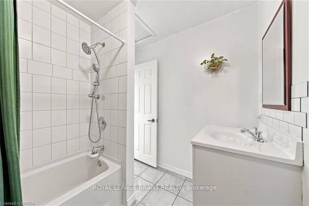 Photo 14 of 41 Gordon Street, Brantford, Eagle Place East — HOMEH