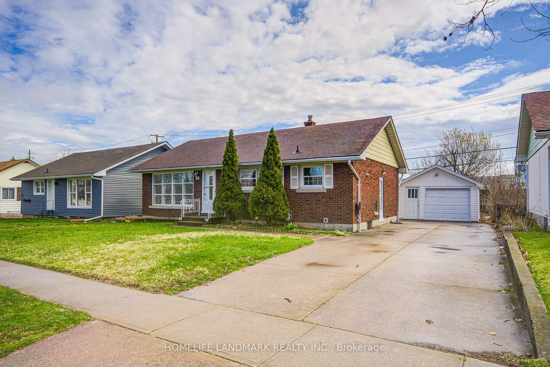 Photo 3 of 95 Jacobson Avenue, St. Catharines, Glendale/Glenridge — HOMEH