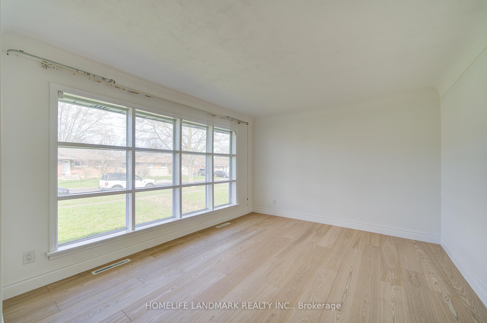 Photo 5 of 95 Jacobson Avenue, St. Catharines, Glendale/Glenridge — HOMEH