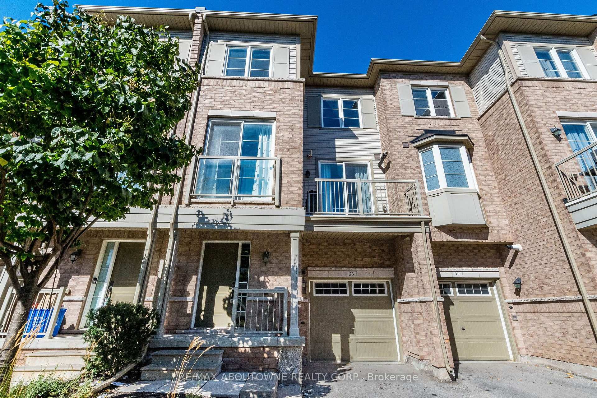 Photo 4 of Unit 36, 165 Hampshire Way, Milton, Dempsey — HOMEH