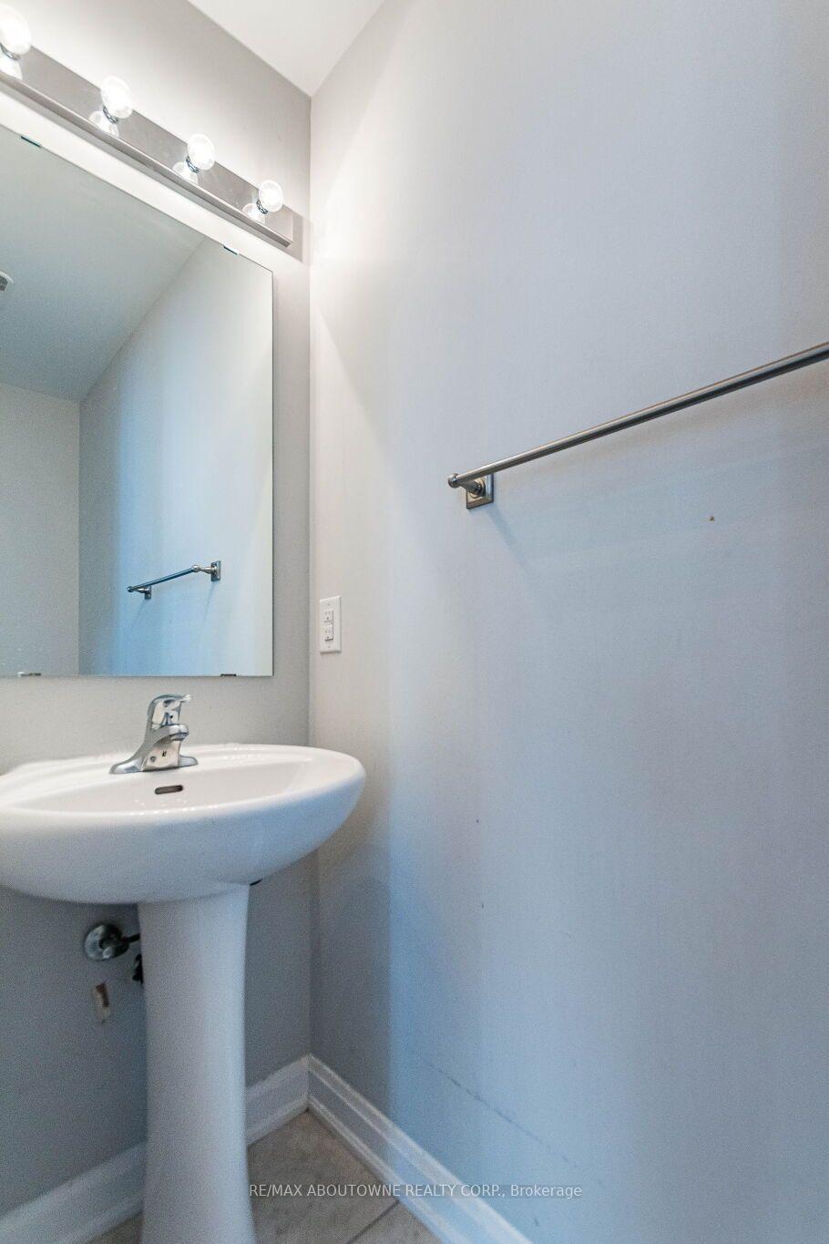Photo 32 of Unit 36, 165 Hampshire Way, Milton, Dempsey — HOMEH