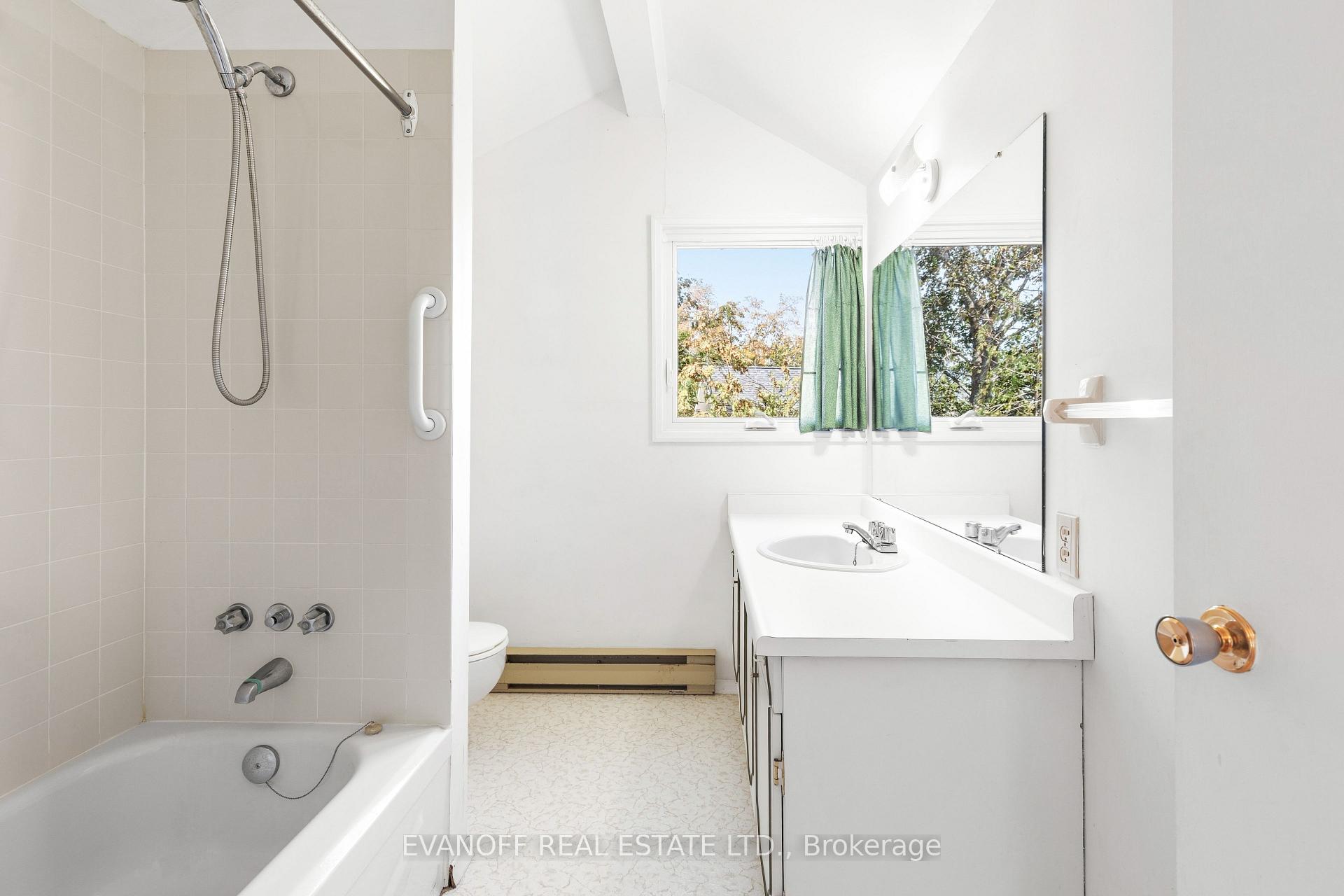 Photo 46 of 63 Crescent Drive, Kawartha Lakes, Verulam — HOMEH