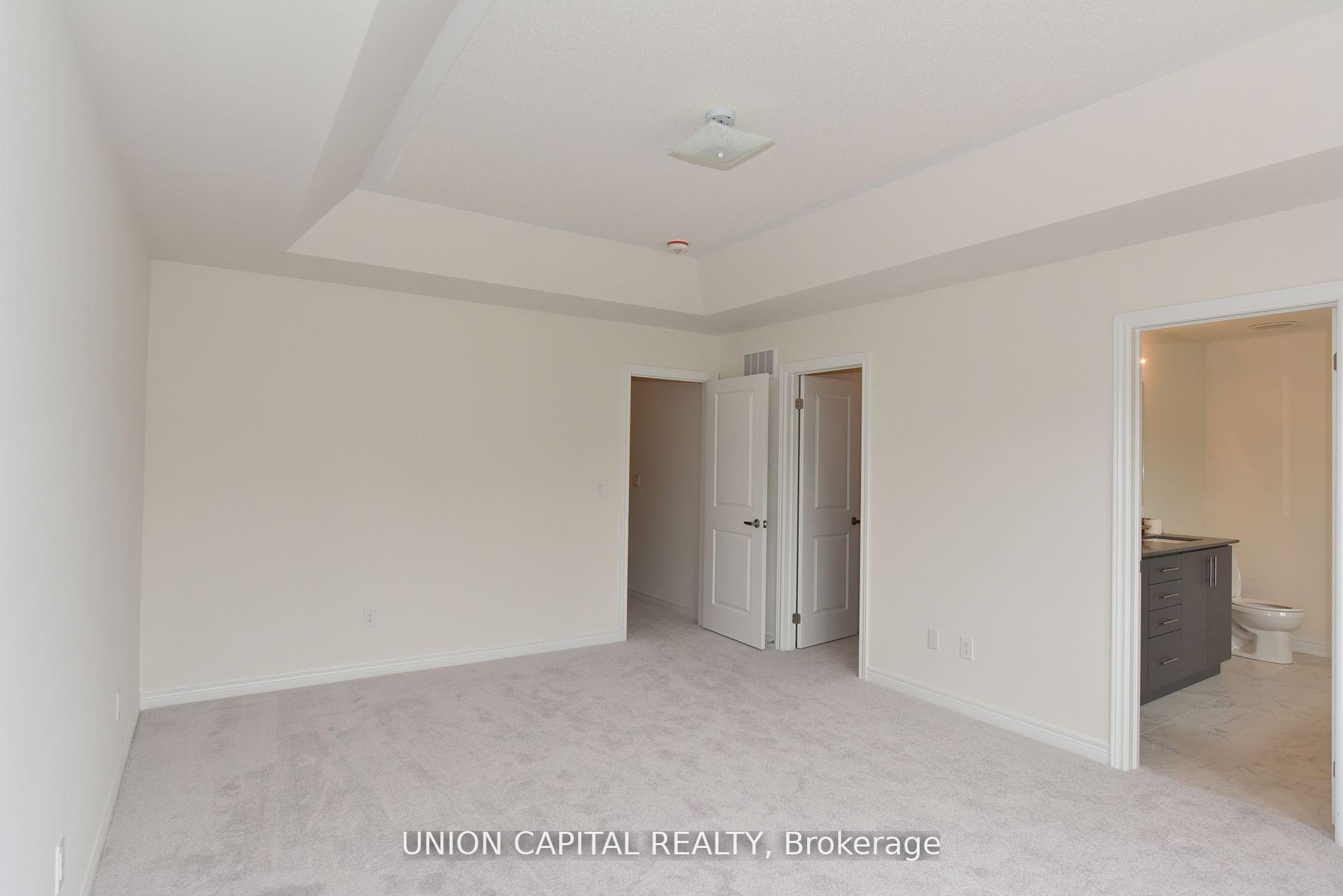 Photo 3 of 1378 Davis Loop N, Innisfil, Lefroy — HOMEH