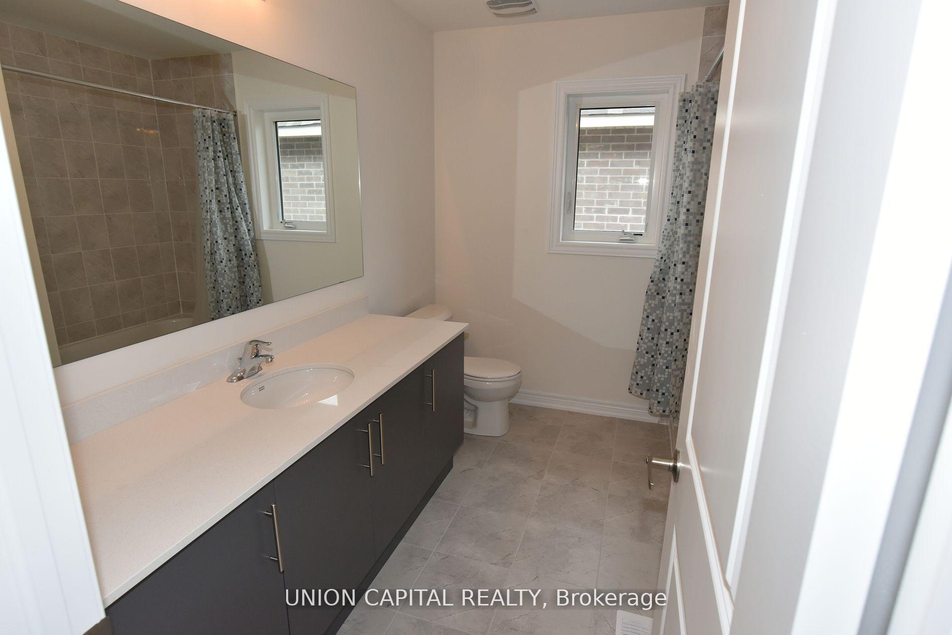 Photo 10 of 1378 Davis Loop N, Innisfil, Lefroy — HOMEH