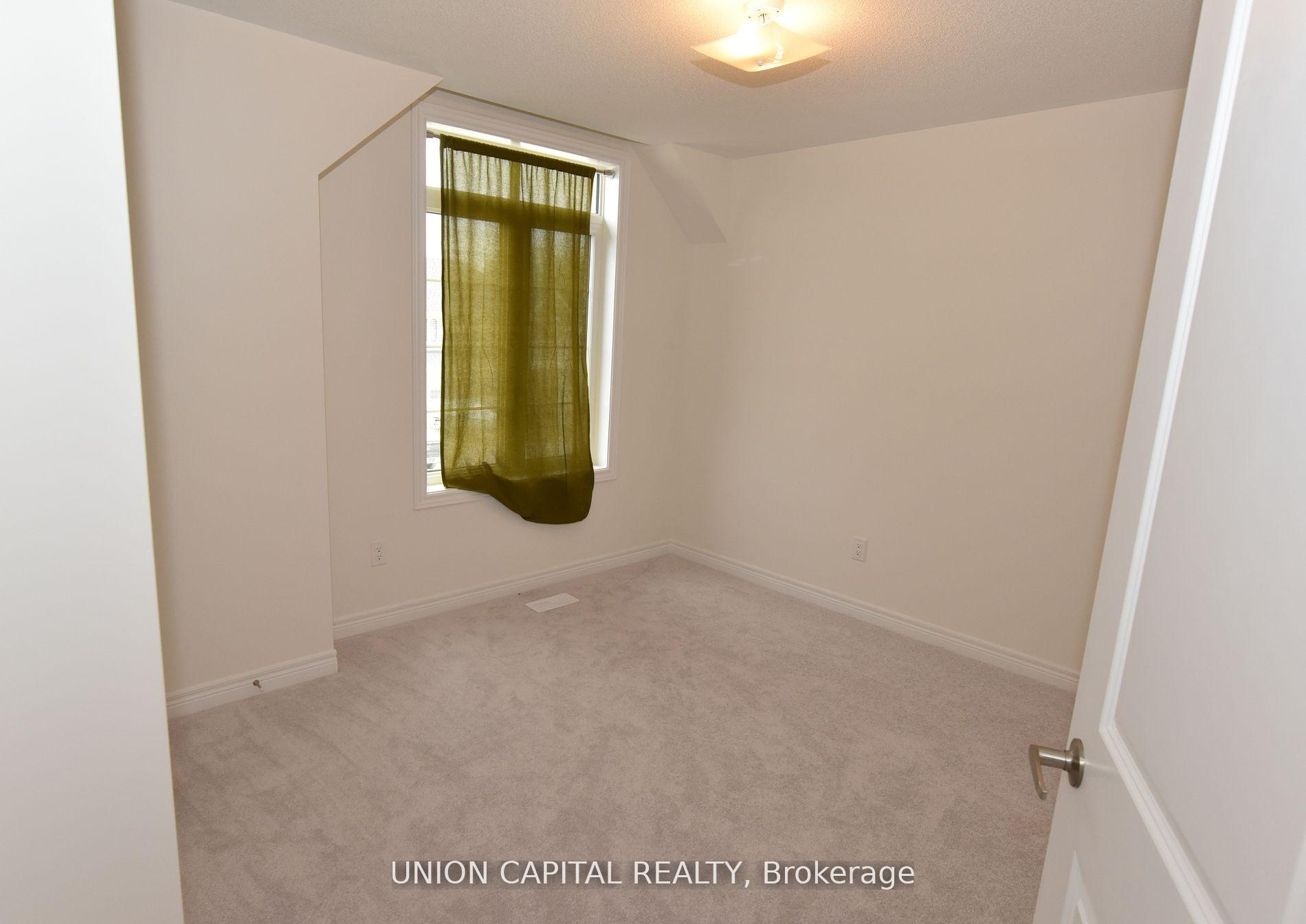 Photo 11 of 1378 Davis Loop N, Innisfil, Lefroy — HOMEH