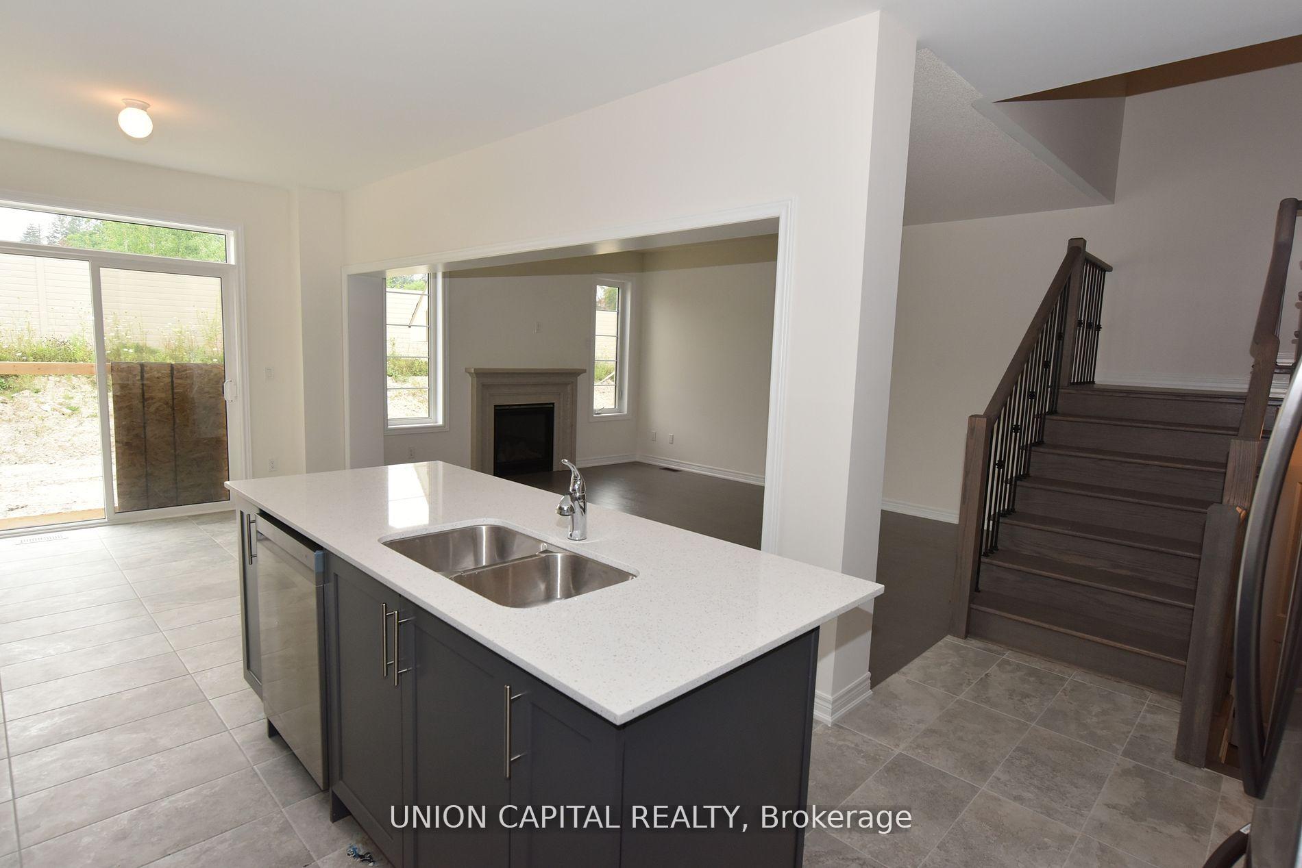 Photo 20 of 1378 Davis Loop N, Innisfil, Lefroy — HOMEH