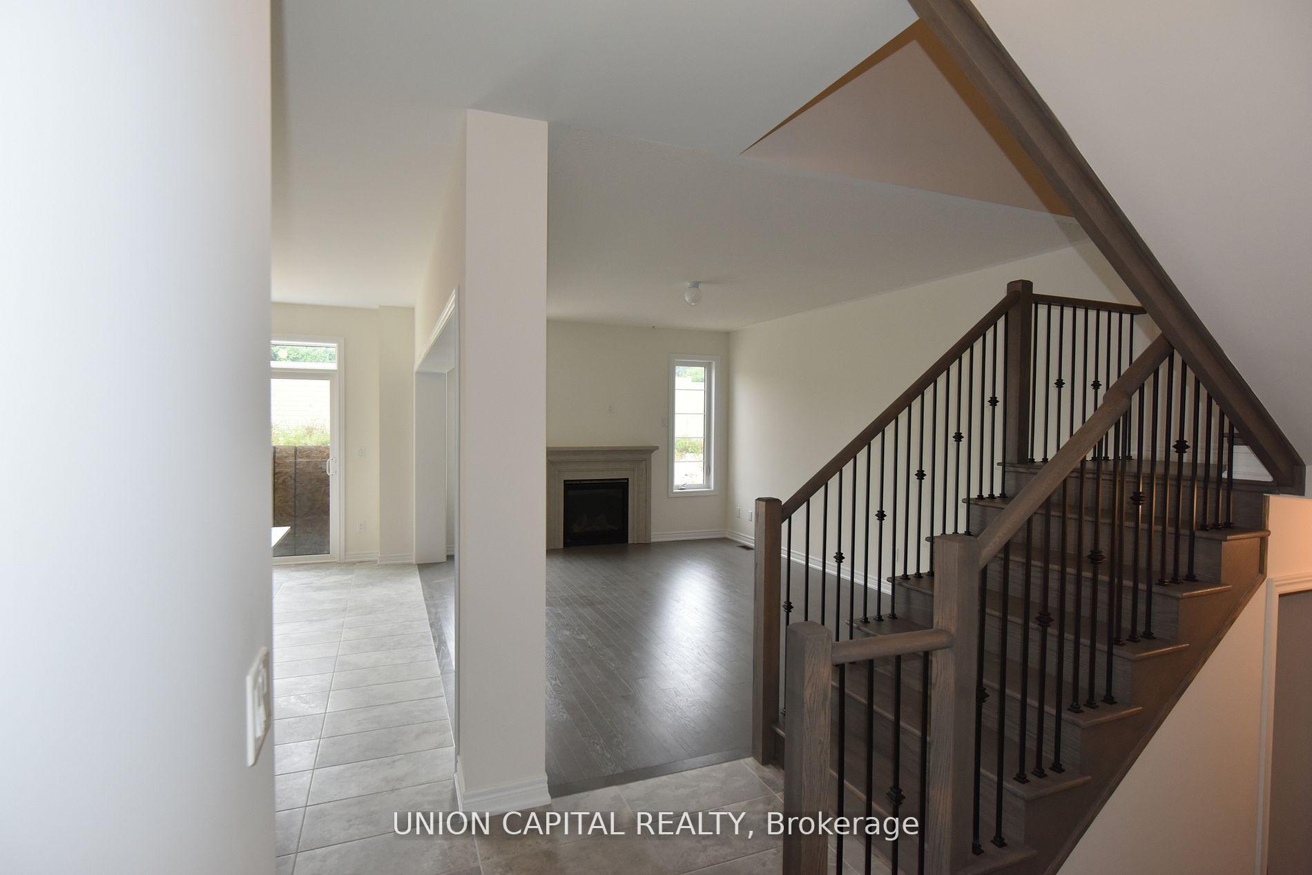Photo 23 of 1378 Davis Loop N, Innisfil, Lefroy — HOMEH
