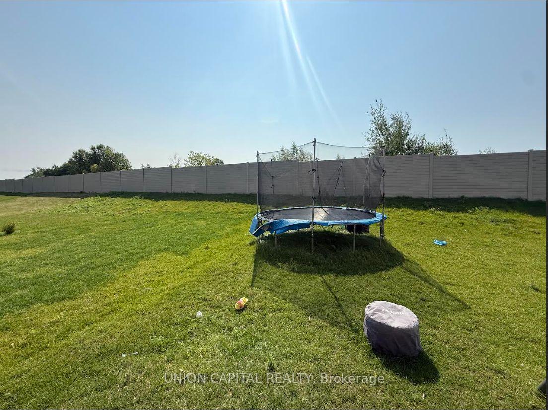 Photo 24 of 1378 Davis Loop N, Innisfil, Lefroy — HOMEH