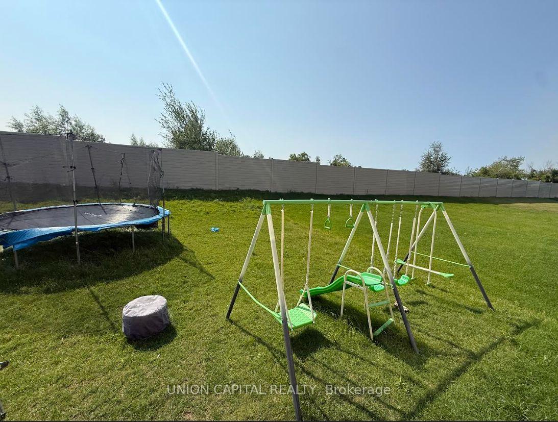 Photo 25 of 1378 Davis Loop N, Innisfil, Lefroy — HOMEH