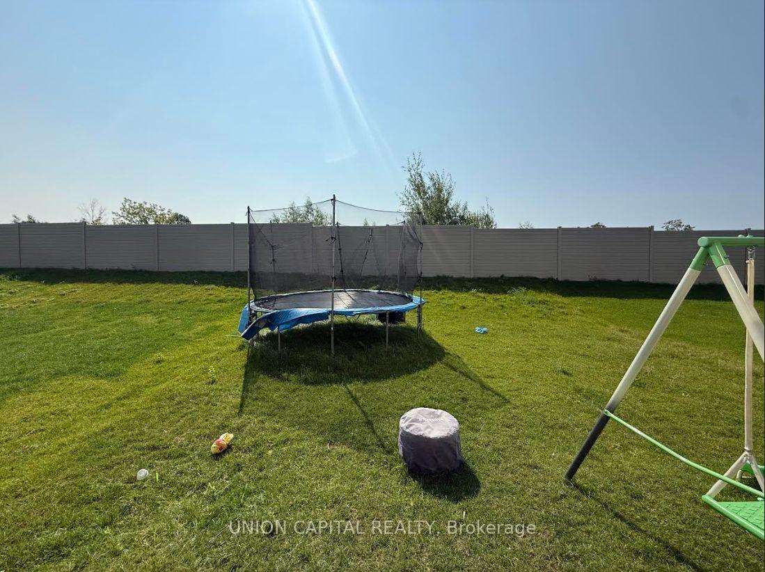 Photo 26 of 1378 Davis Loop N, Innisfil, Lefroy — HOMEH