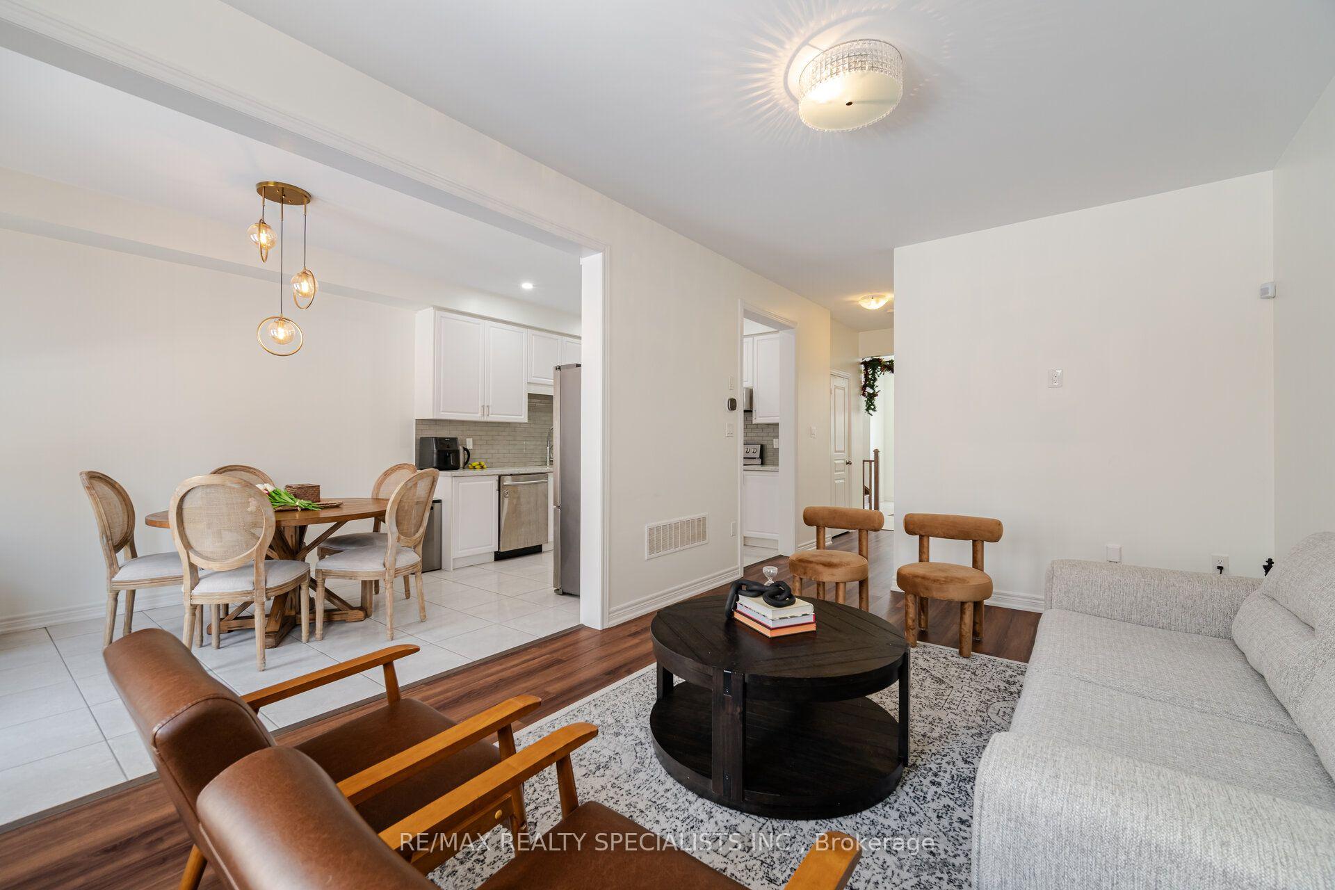 Photo 10 of 437 Silver Maple Road, Oakville, Joshua Meadows — HOMEH