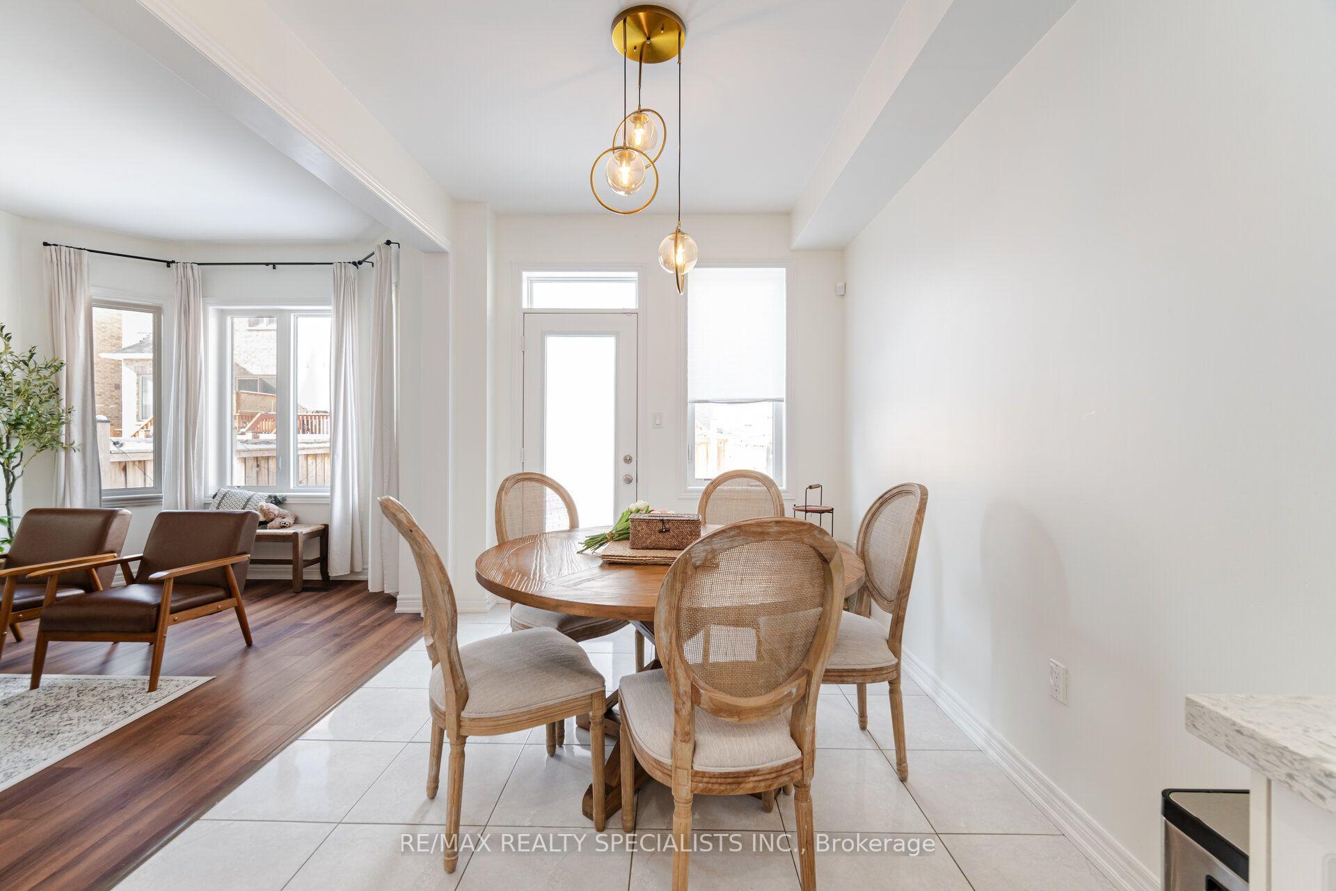 Photo 12 of 437 Silver Maple Road, Oakville, Joshua Meadows — HOMEH
