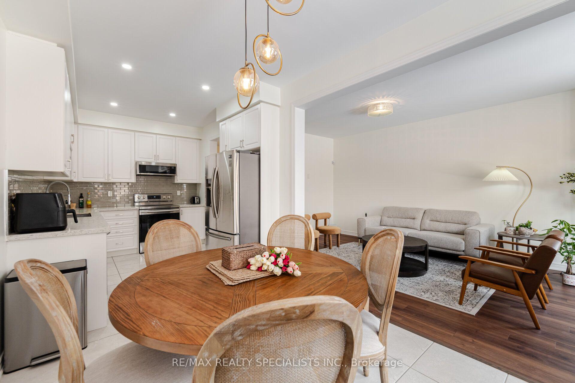 Photo 13 of 437 Silver Maple Road, Oakville, Joshua Meadows — HOMEH
