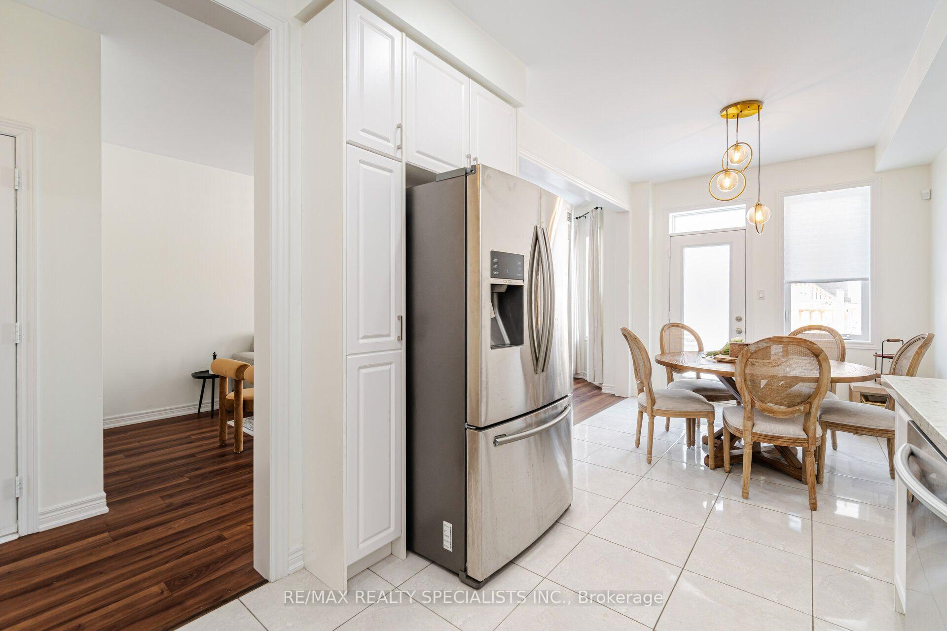 Photo 16 of 437 Silver Maple Road, Oakville, Joshua Meadows — HOMEH
